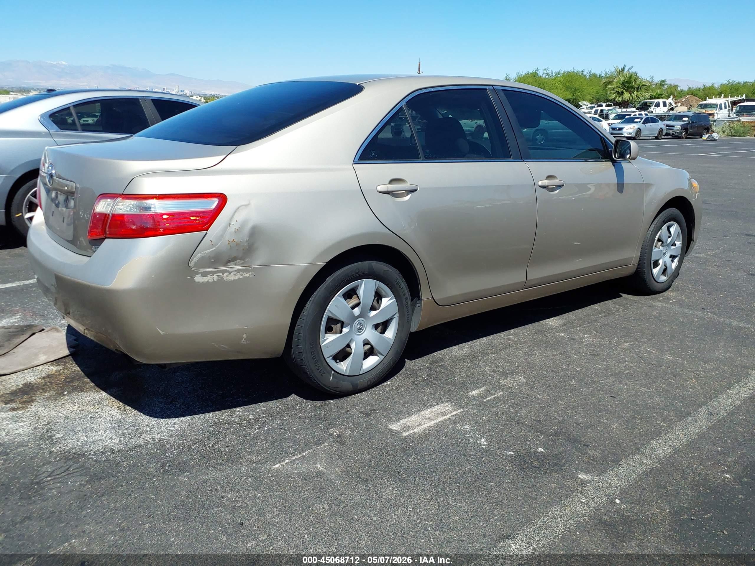 TOYOTA CAMRY image 4