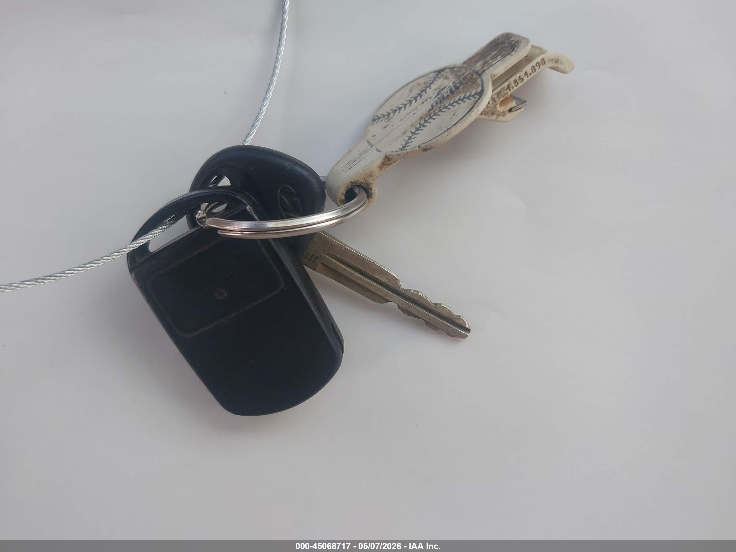 HYUNDAI SANTA image 11