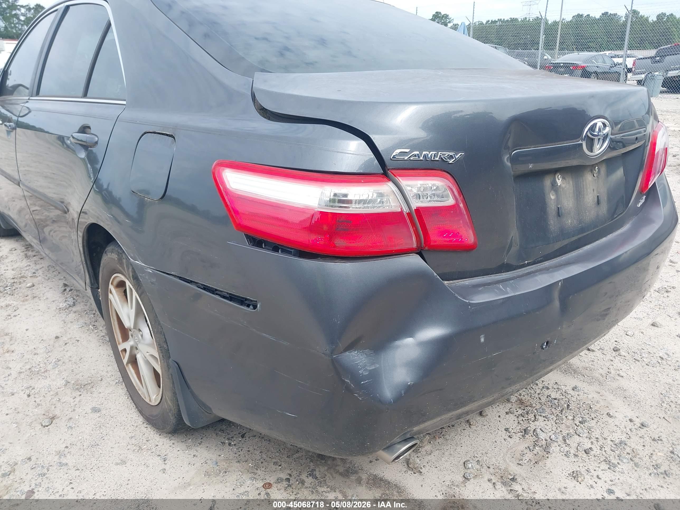 TOYOTA CAMRY image 6