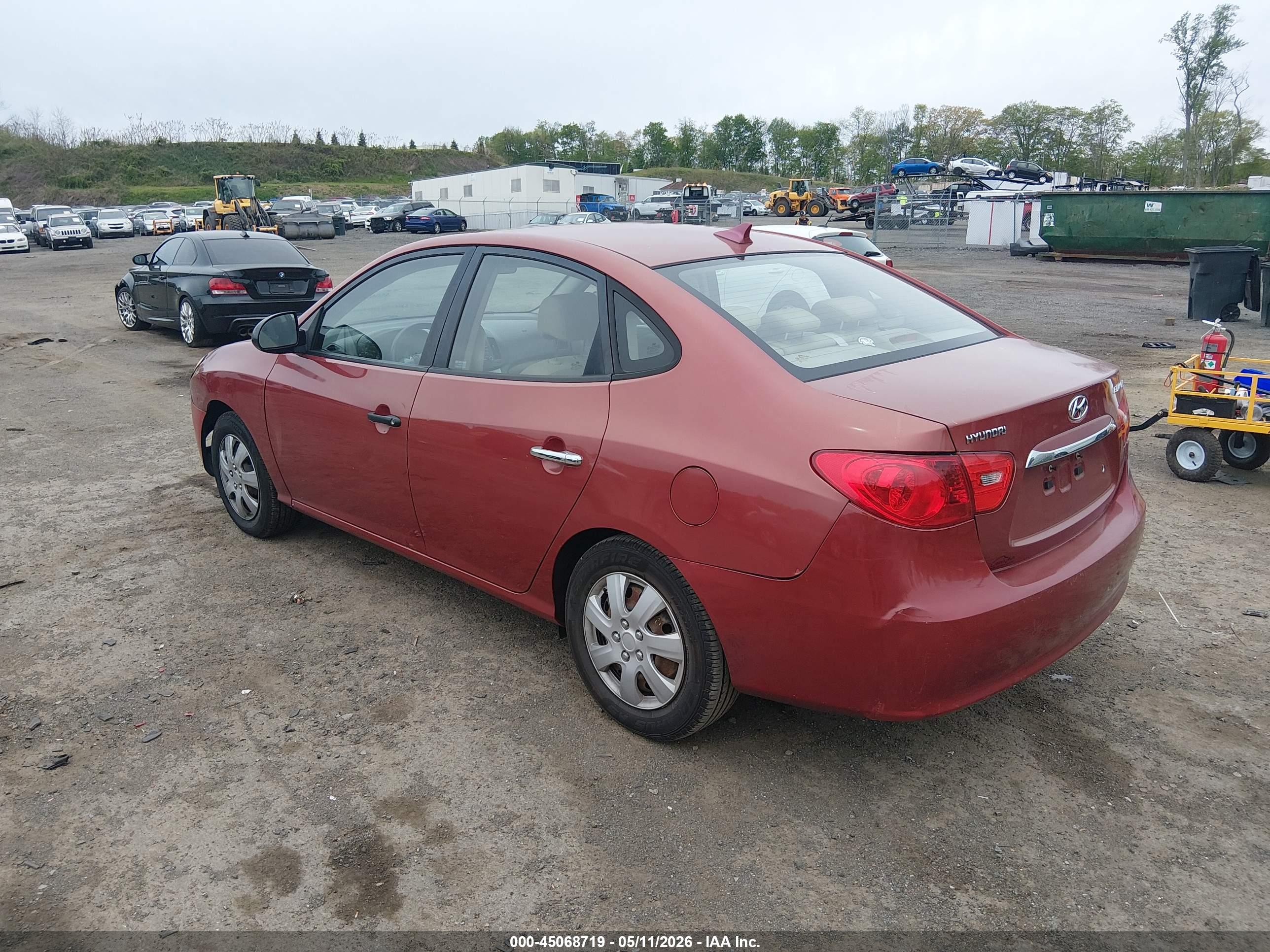 HYUNDAI ELANTRA image 3