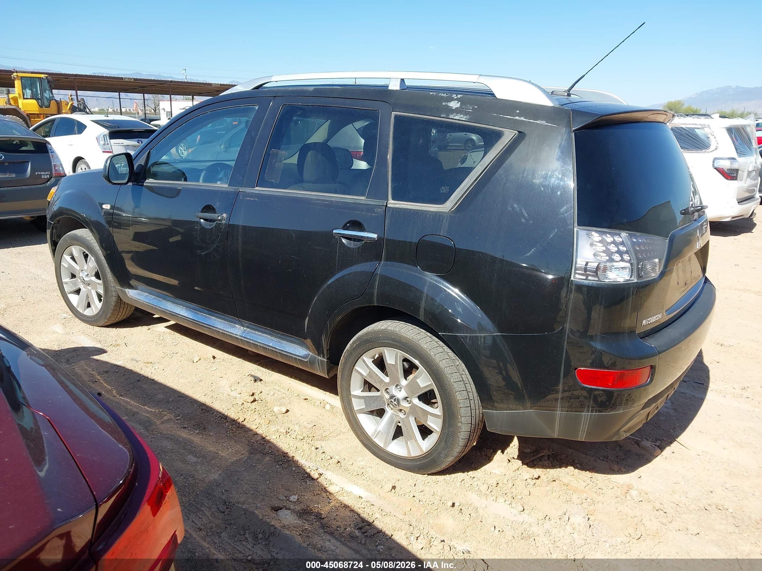MITSUBISHI OUTLANDER image 3
