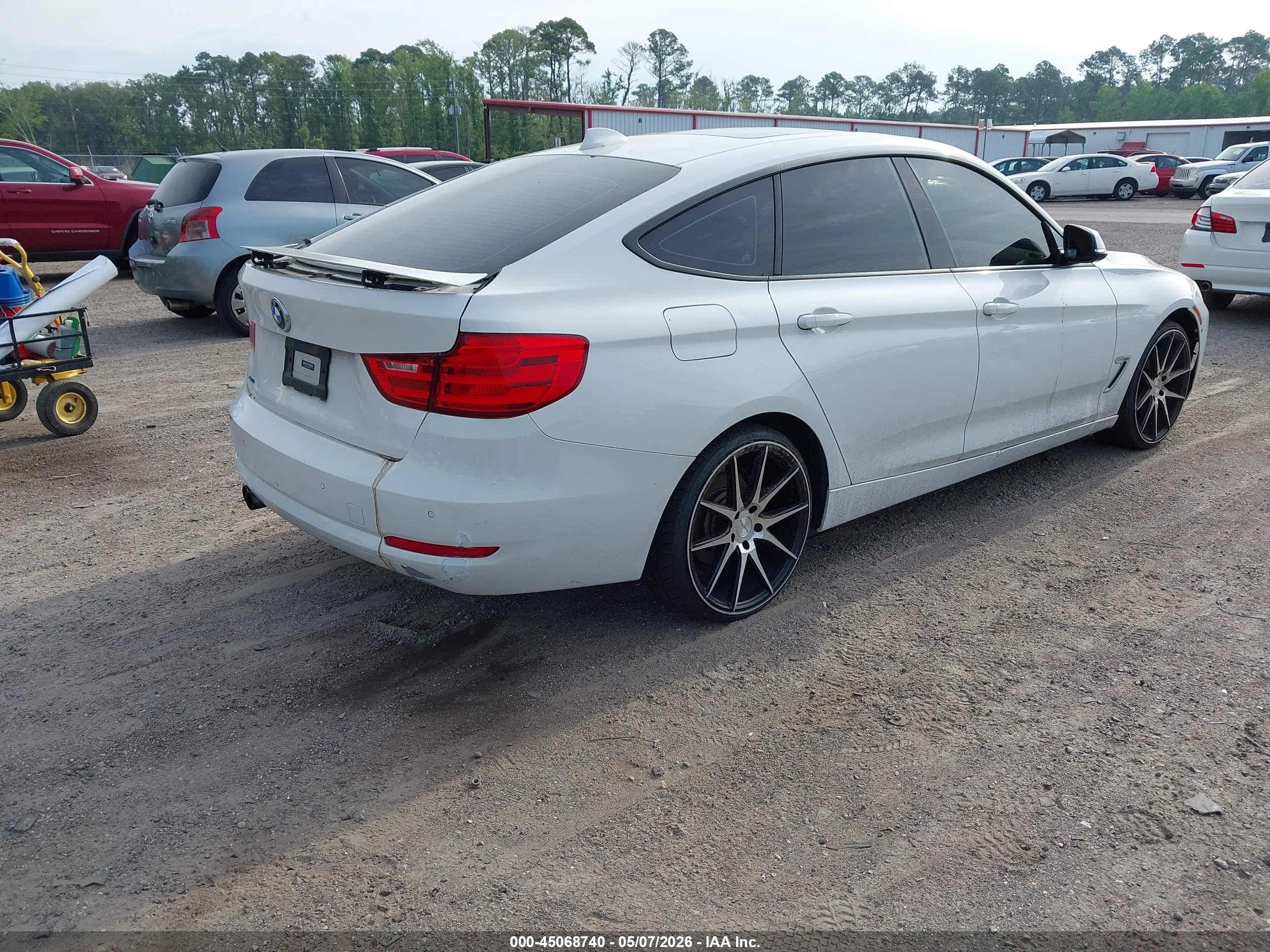 BMW 328I image 4