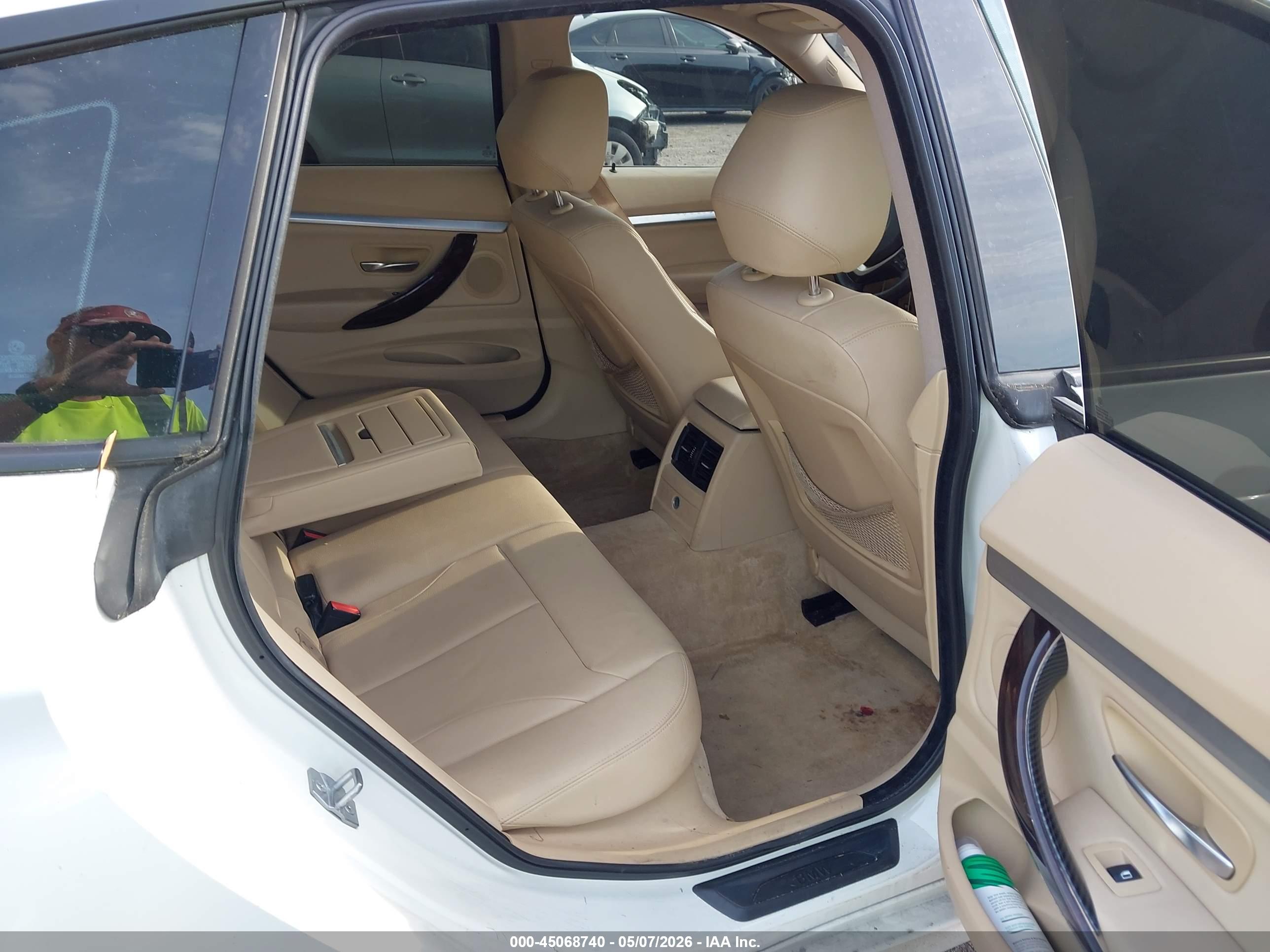 BMW 328I image 8