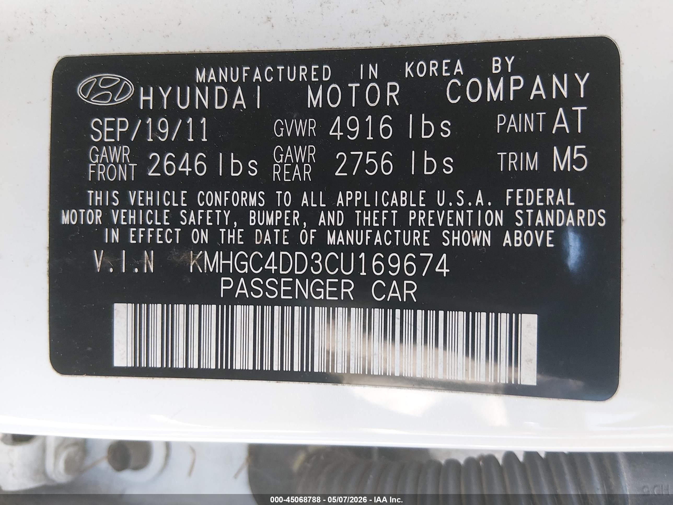 HYUNDAI GENESIS image 9