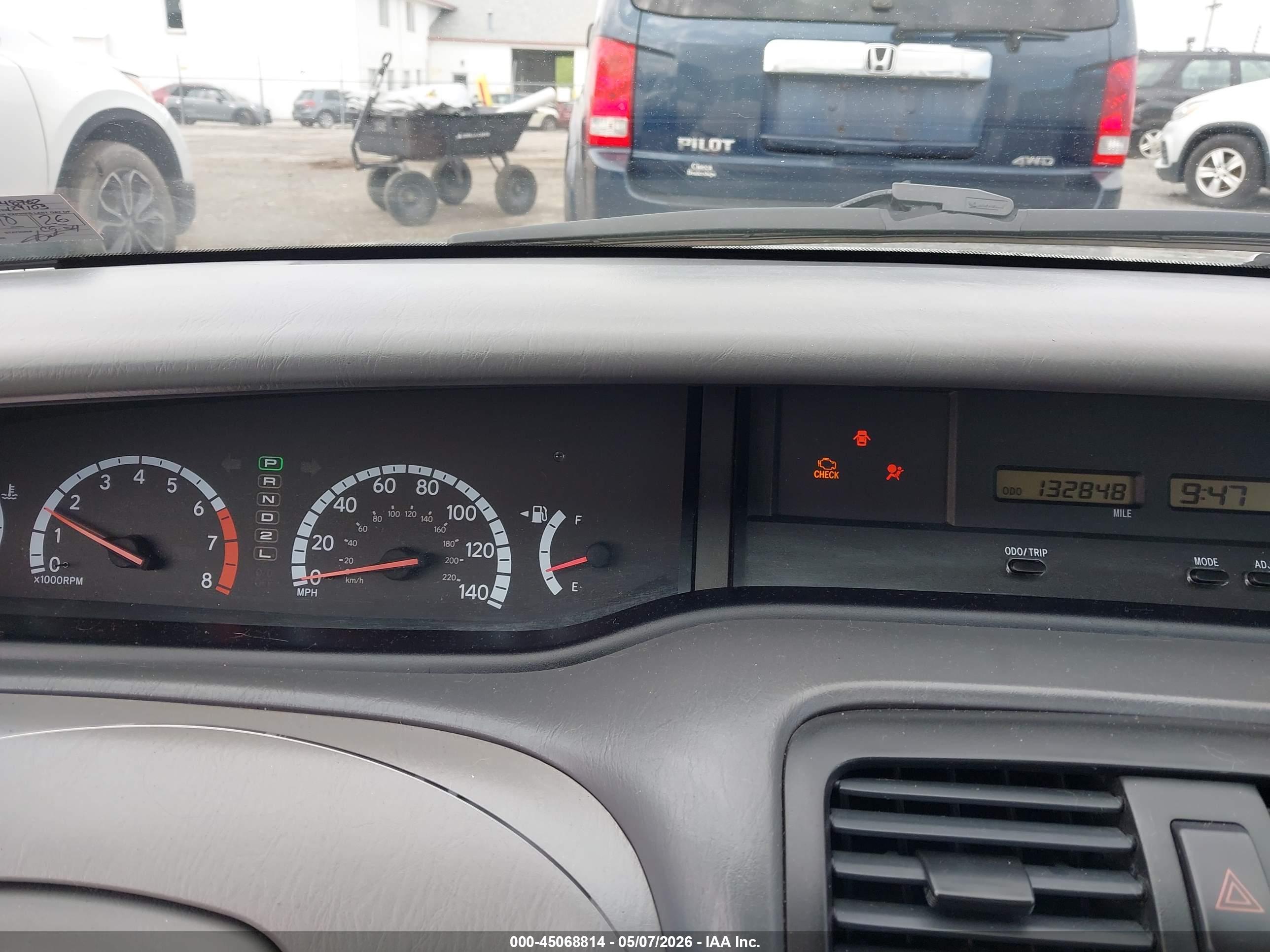 TOYOTA AVALON image 7