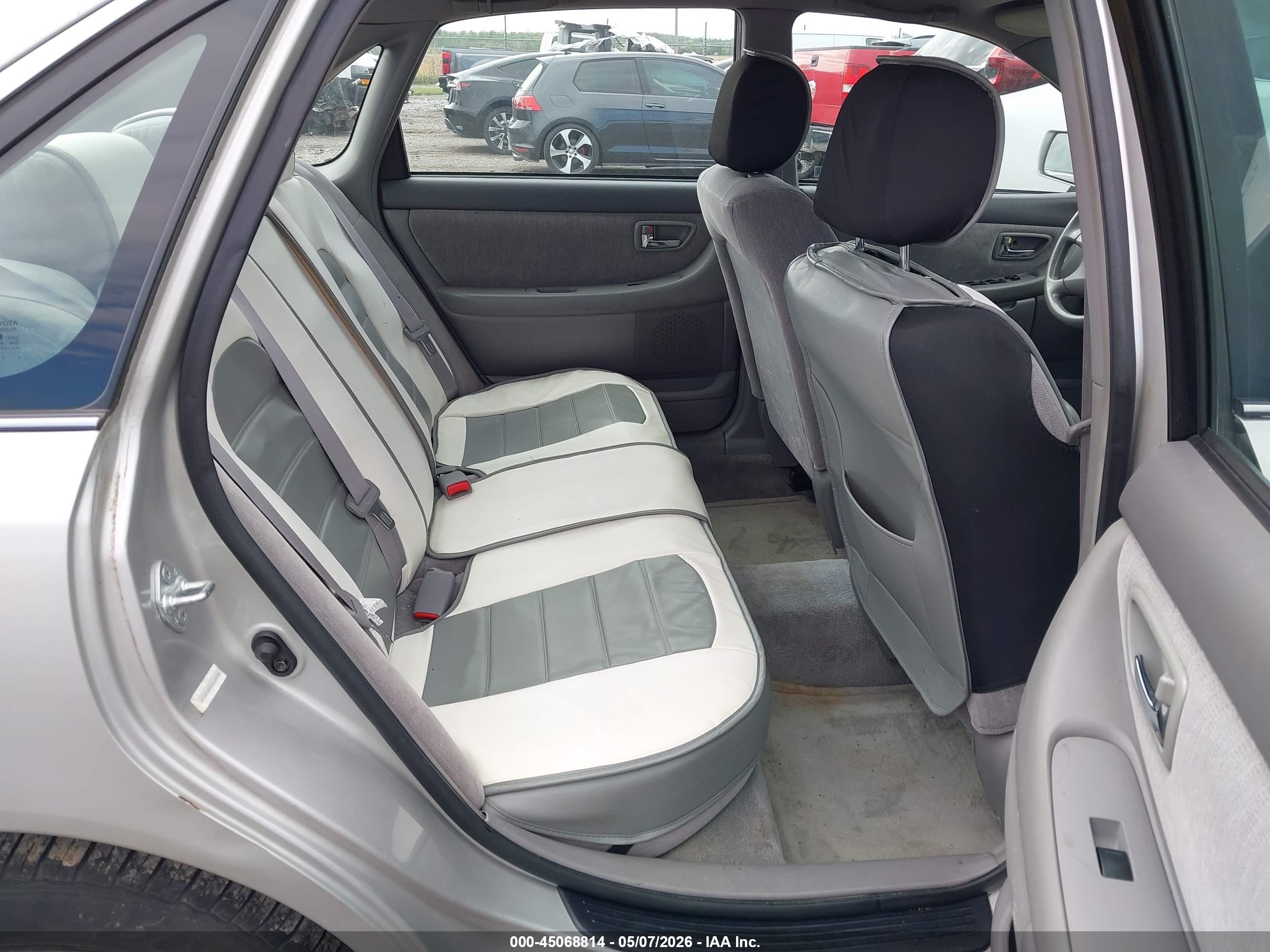 TOYOTA AVALON image 8