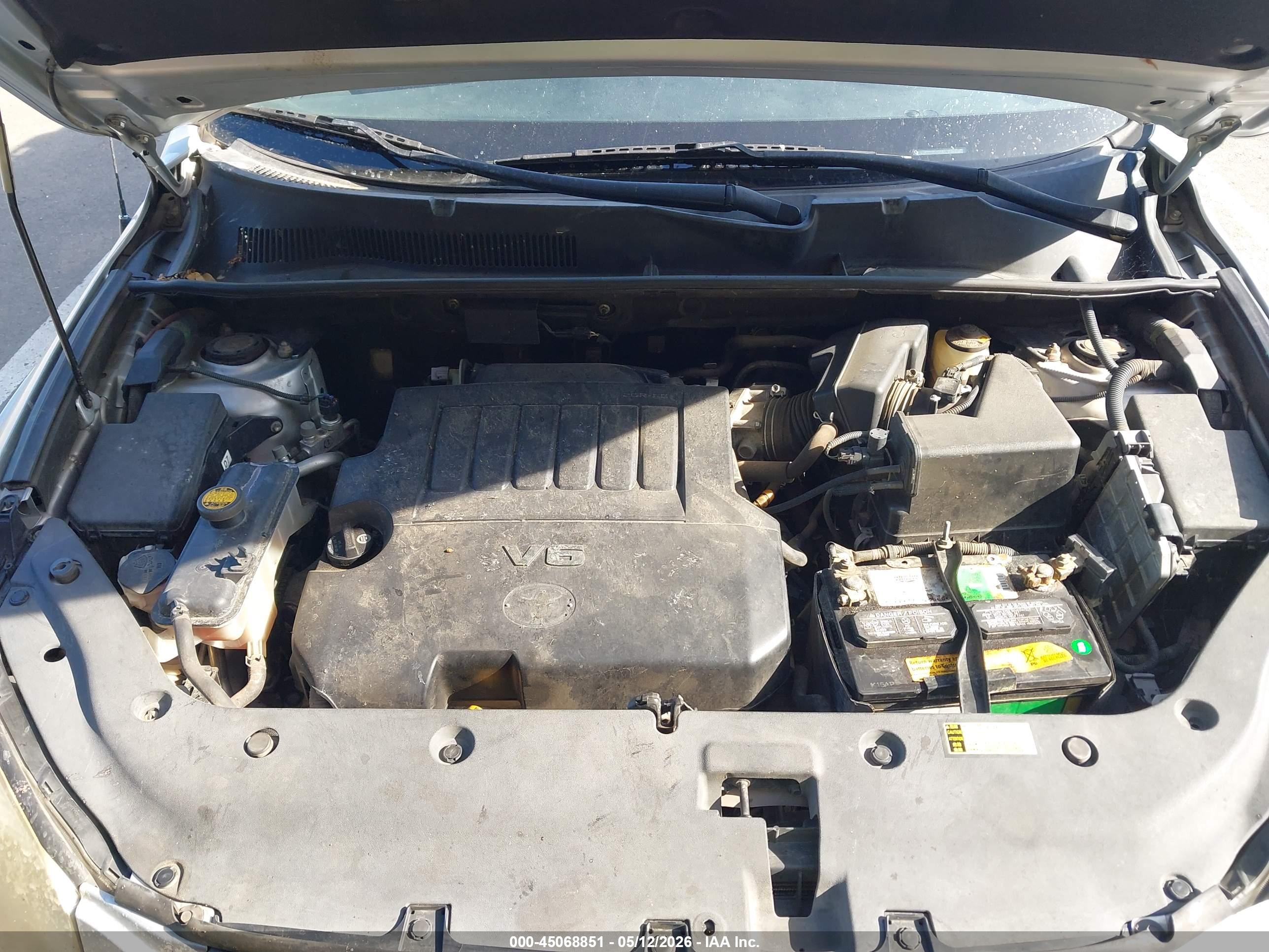 TOYOTA RAV4 image 10