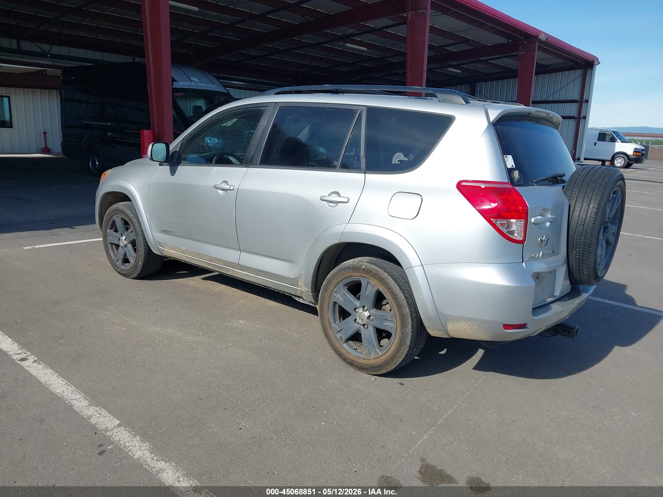 TOYOTA RAV4 image 3