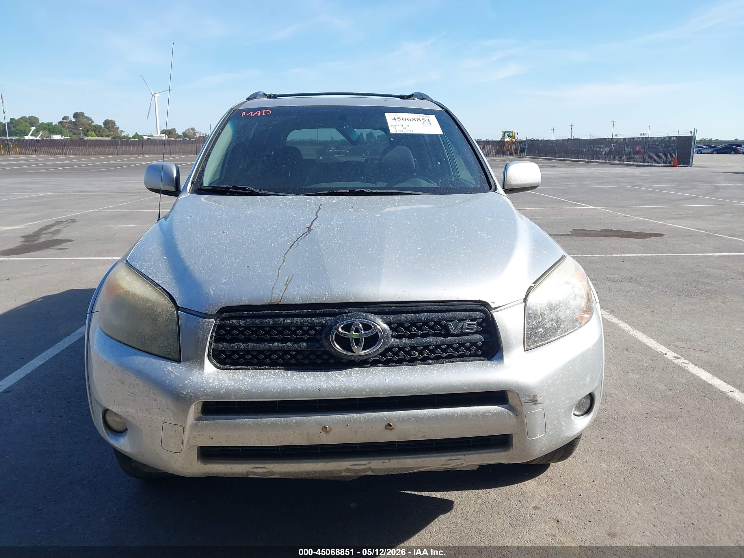 TOYOTA RAV4 image 6