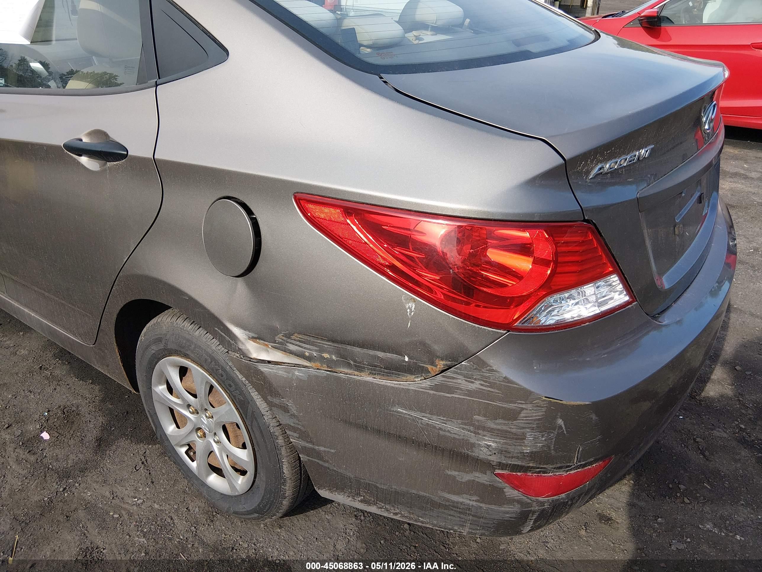 HYUNDAI ACCENT image 6