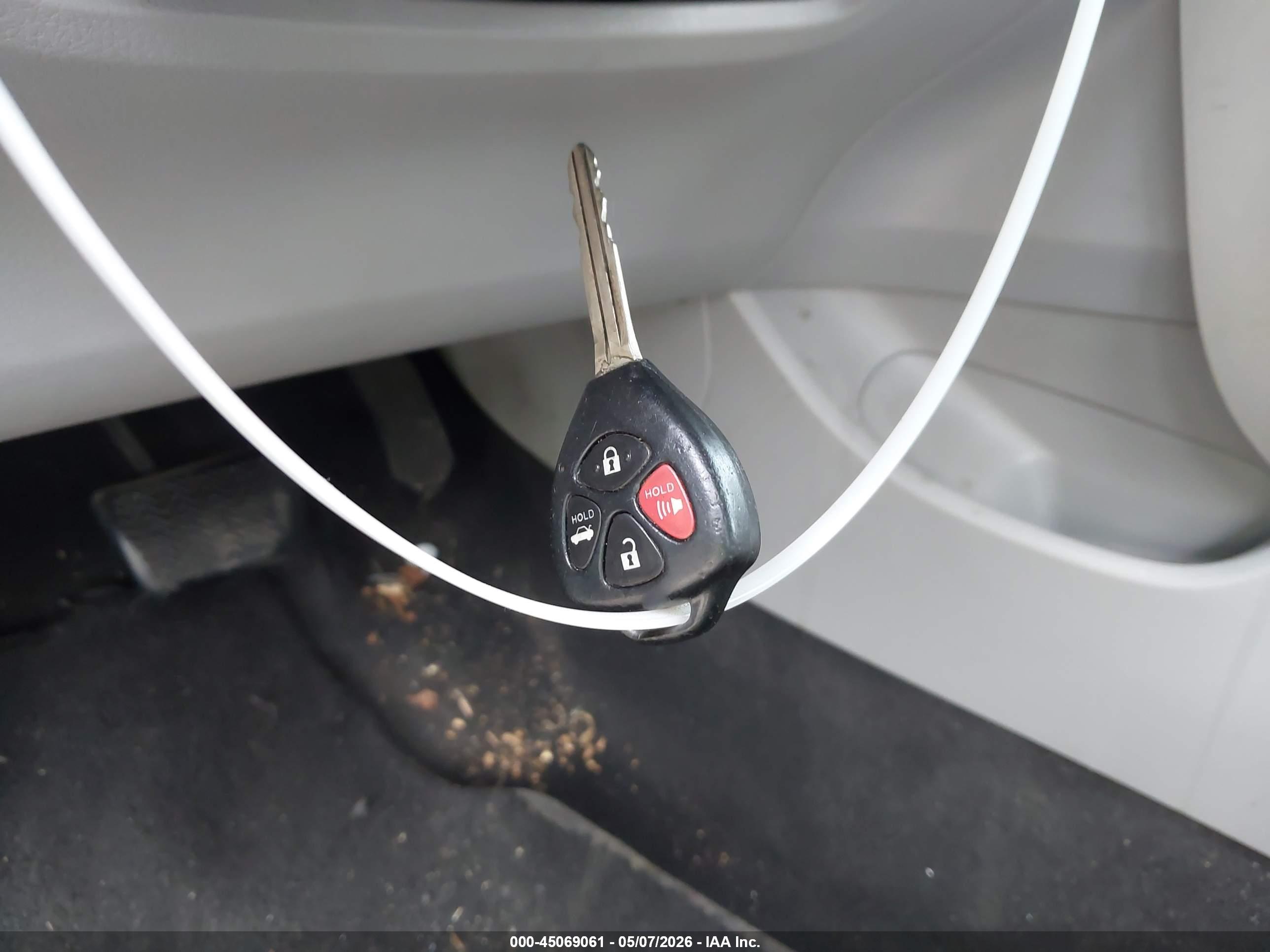 TOYOTA COROLLA image 11