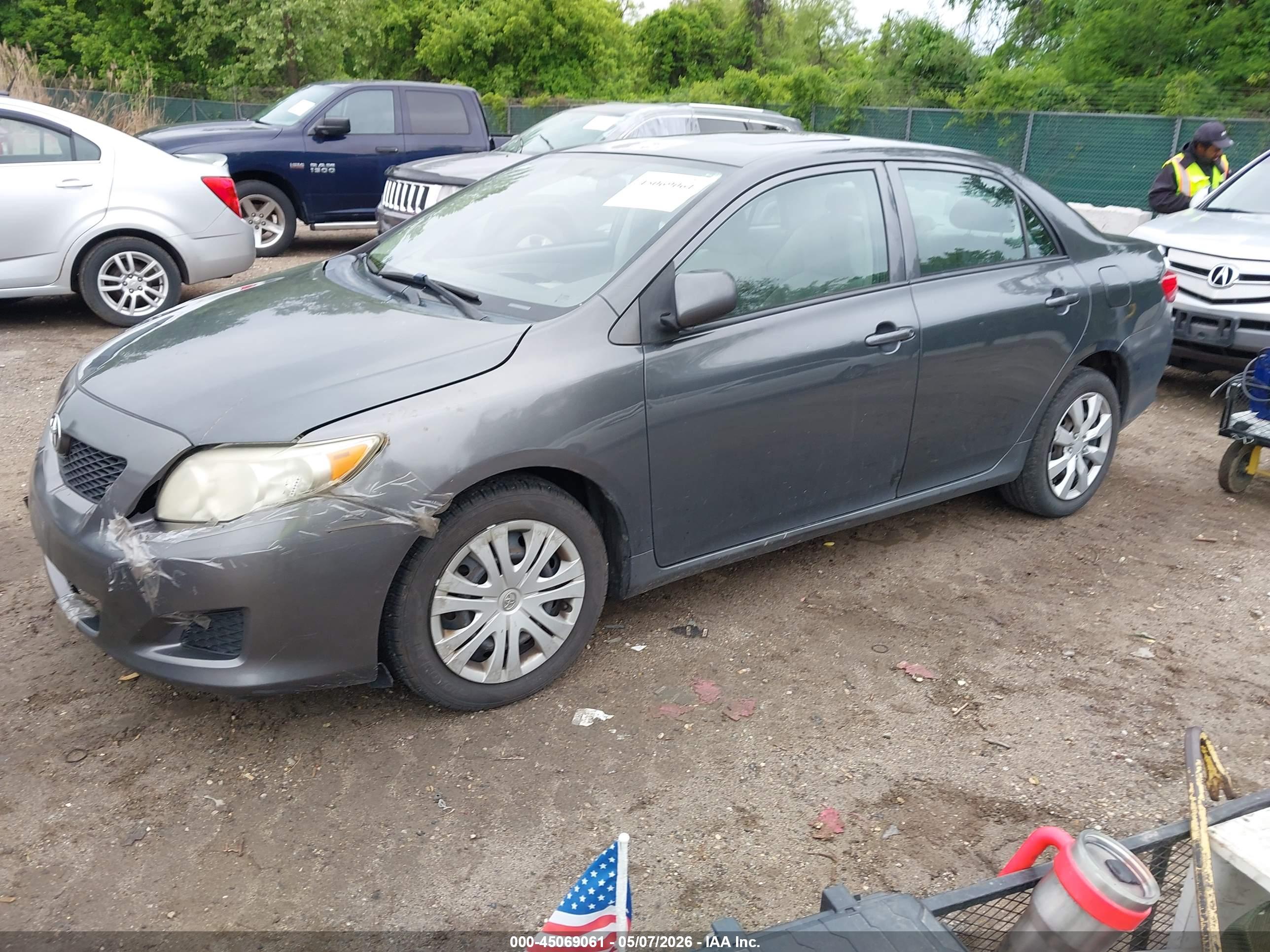 TOYOTA COROLLA image 2