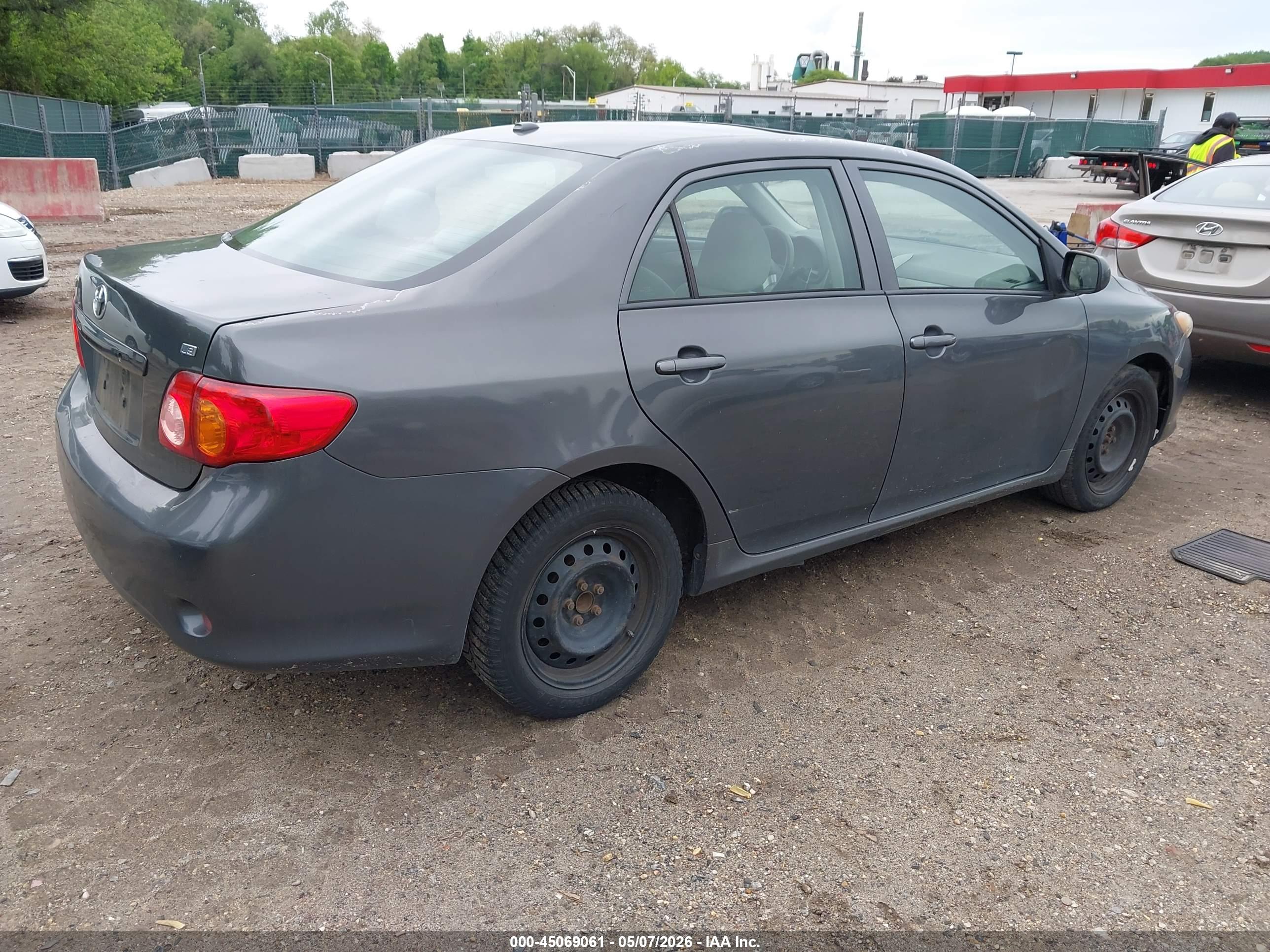 TOYOTA COROLLA image 4