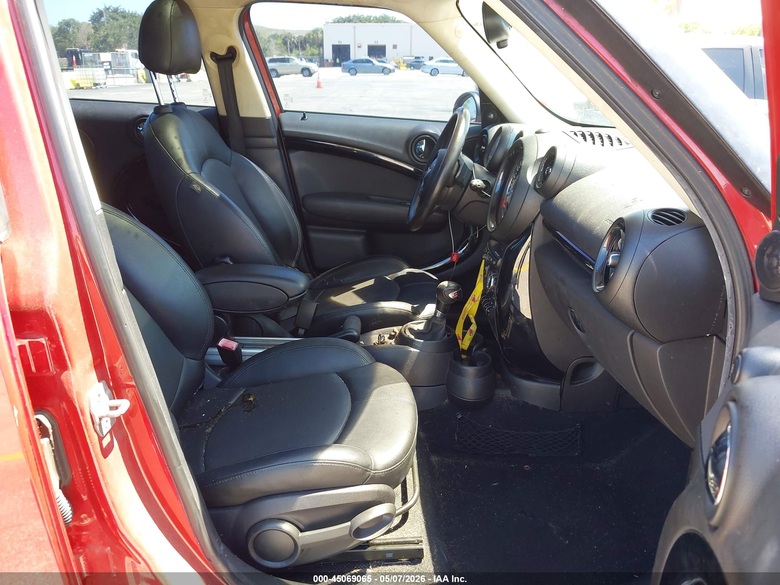 MINI COUNTRYMAN image 5