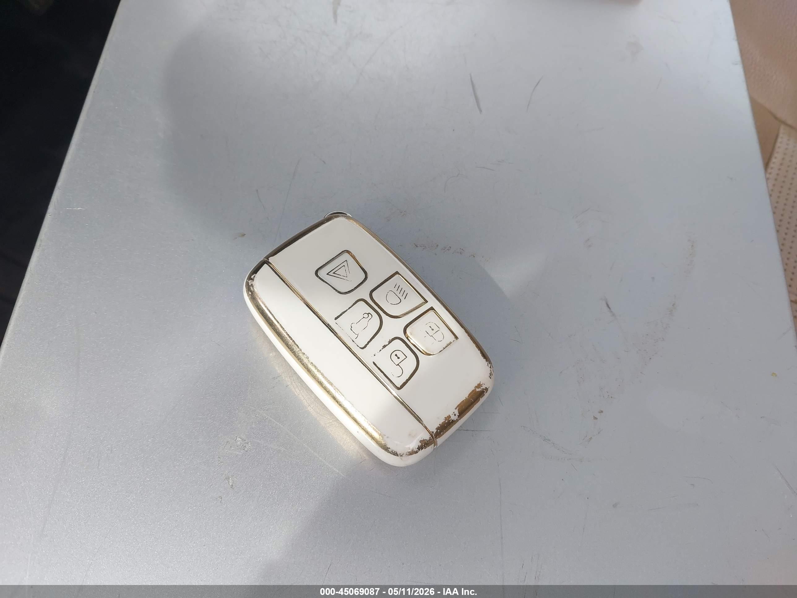 LAND ROVER image 11