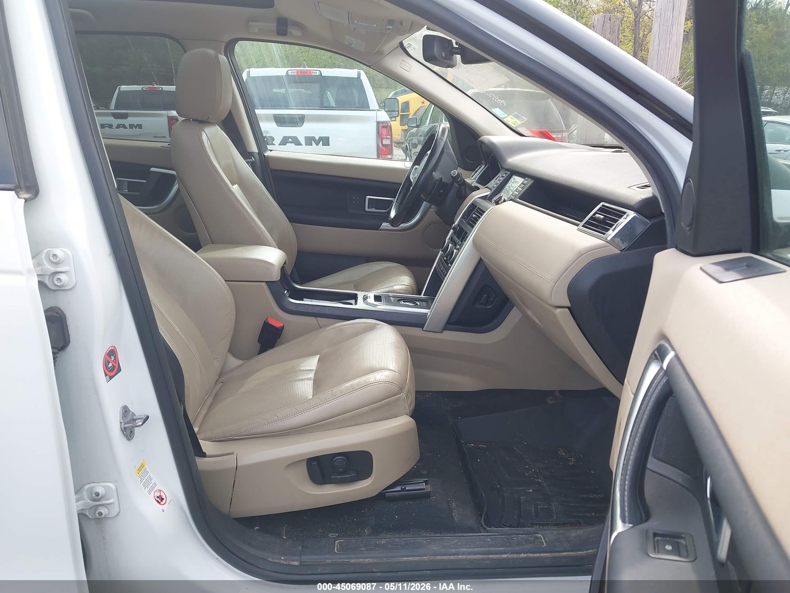 LAND ROVER image 5
