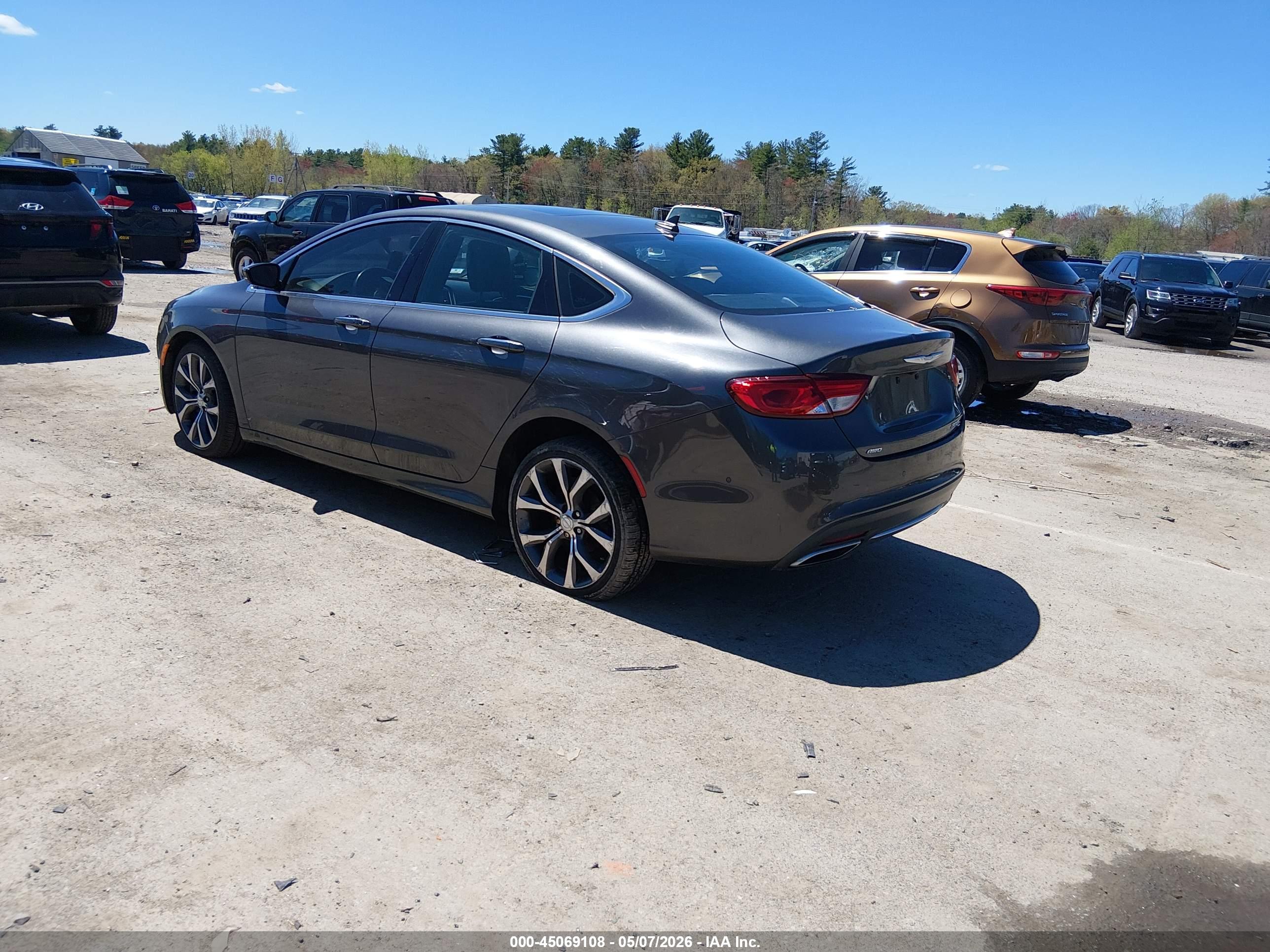 CHRYSLER 200 image 3