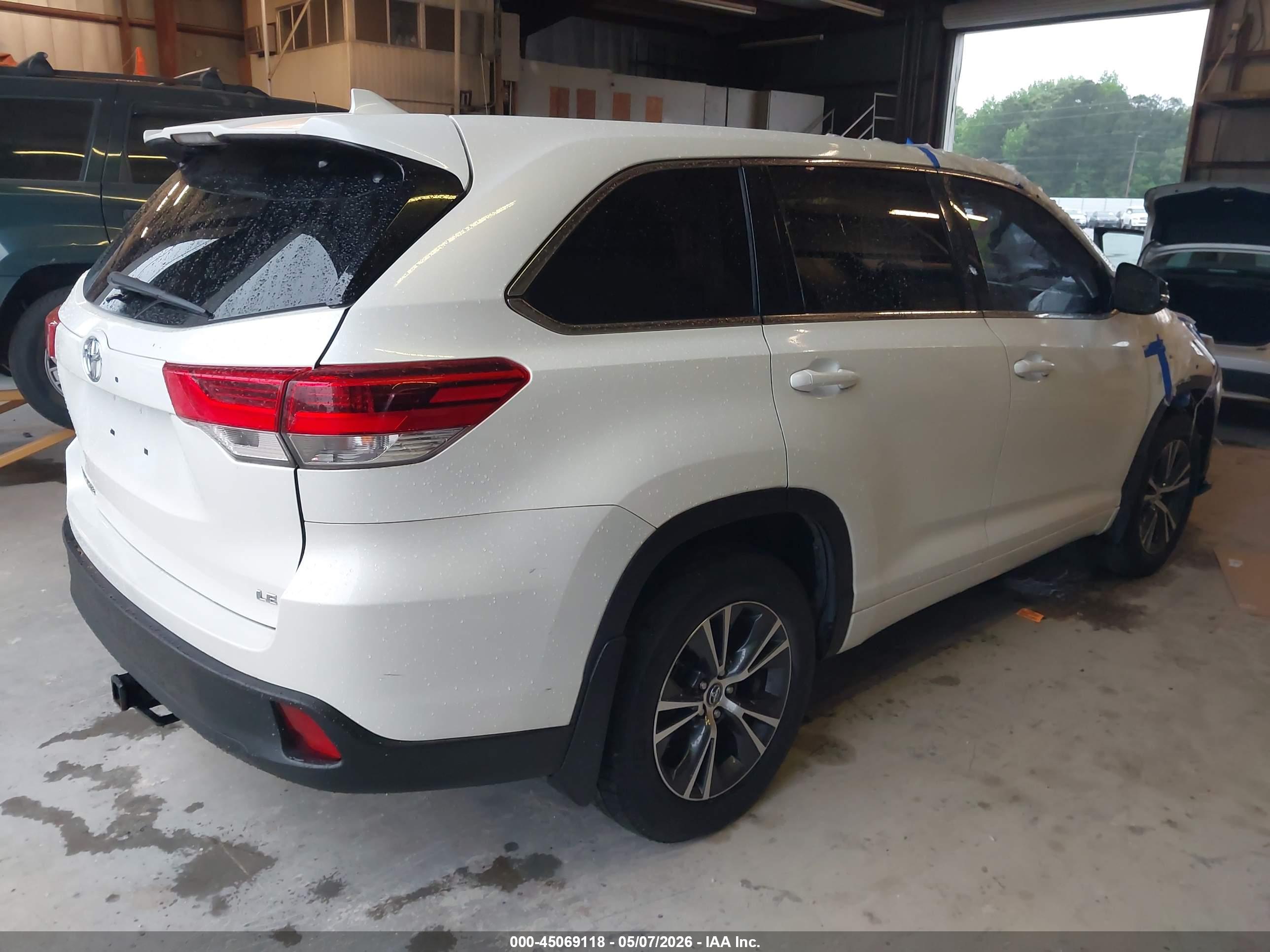 TOYOTA HIGHLANDER image 4