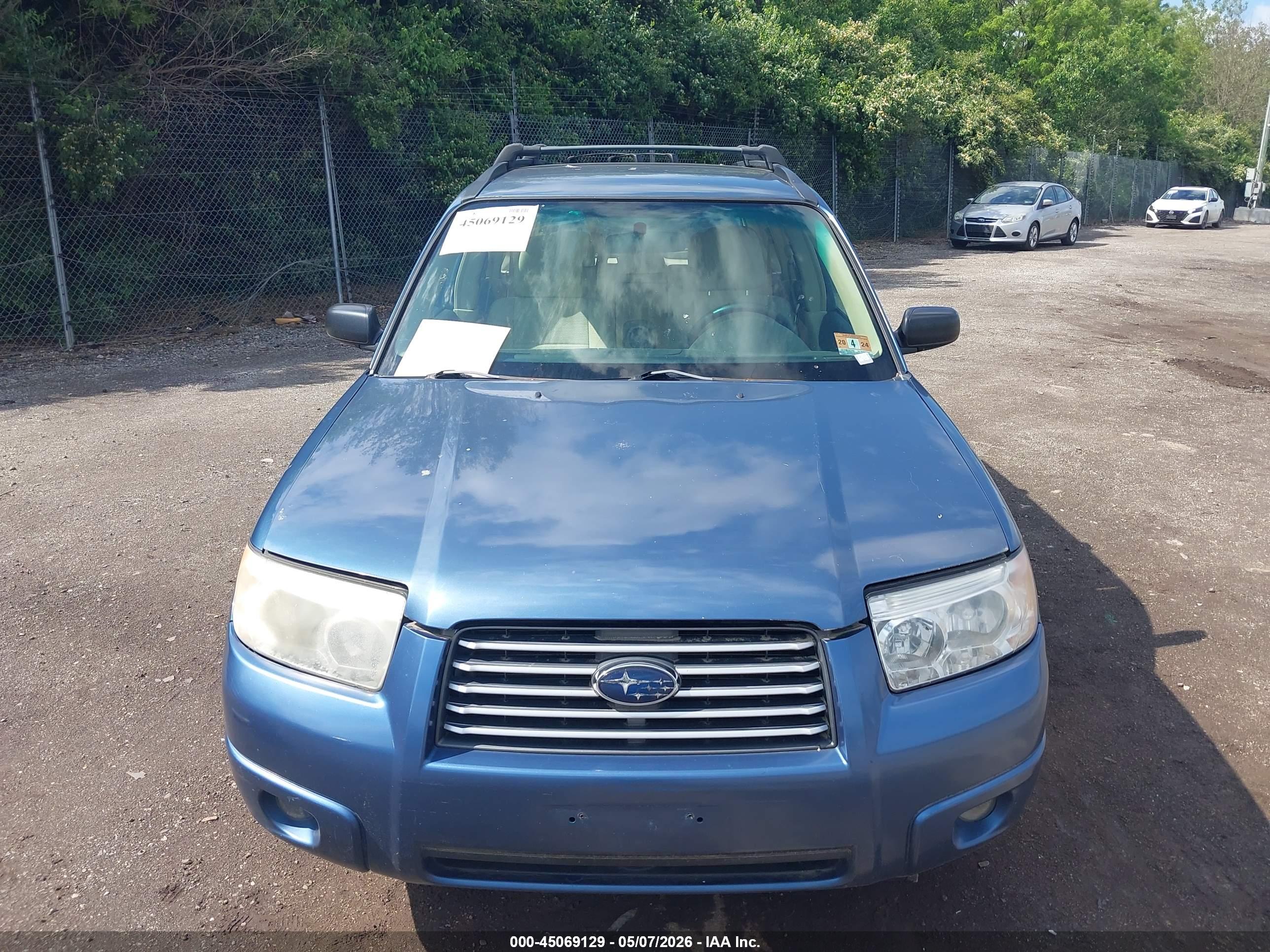 SUBARU FORESTER image 6