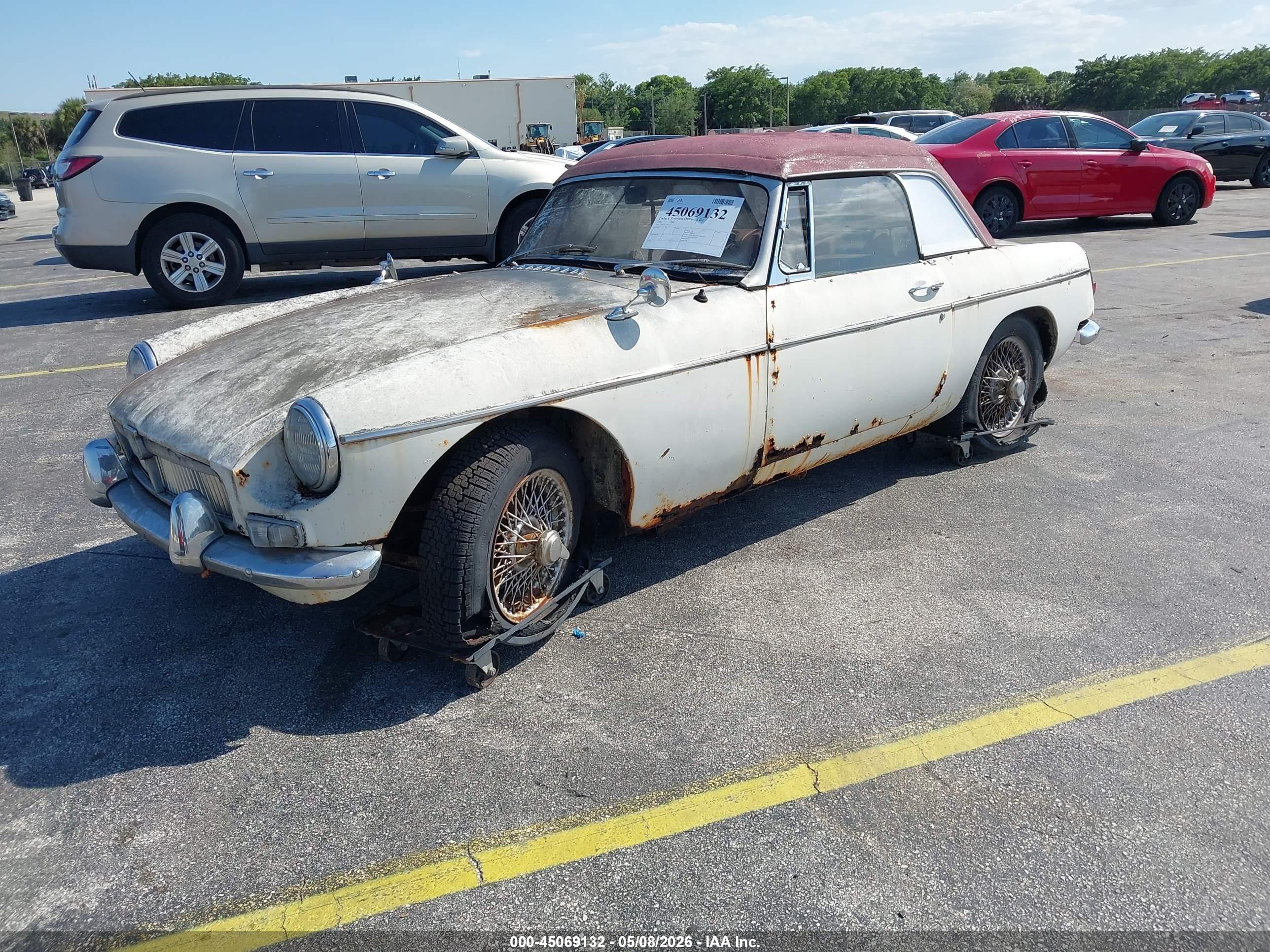 MG B image 2