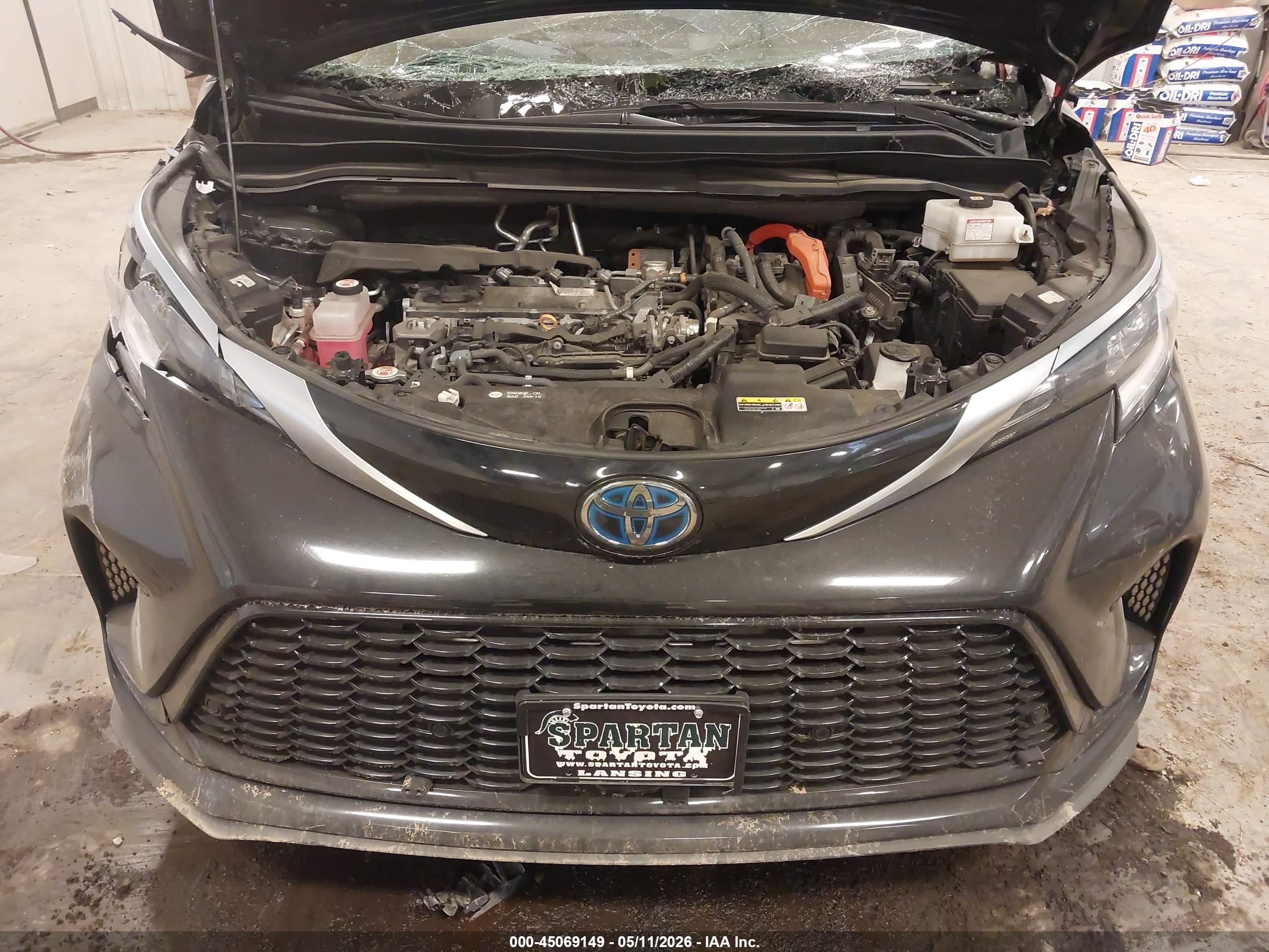 TOYOTA SIENNA image 10