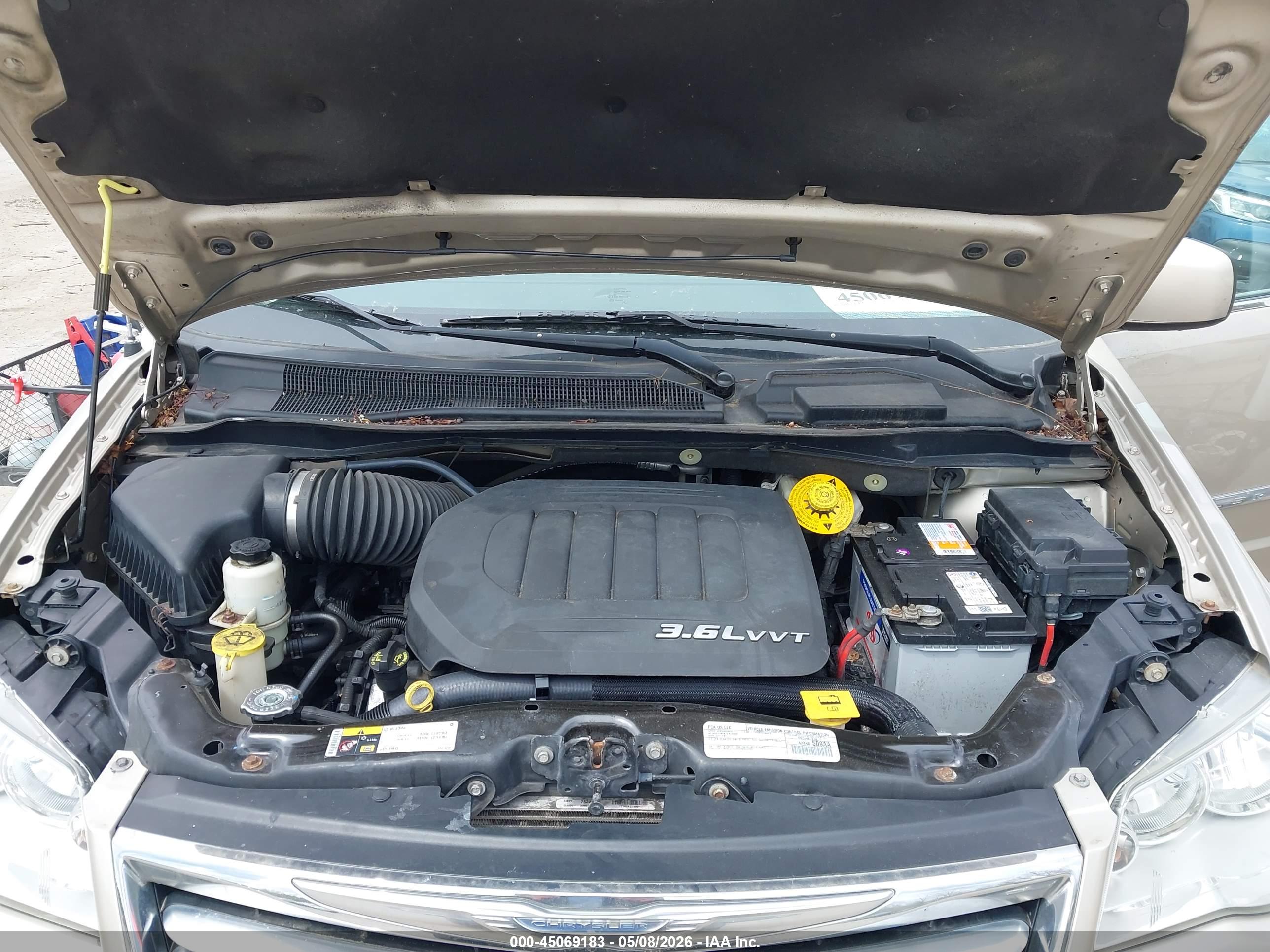 CHRYSLER TOWN image 10