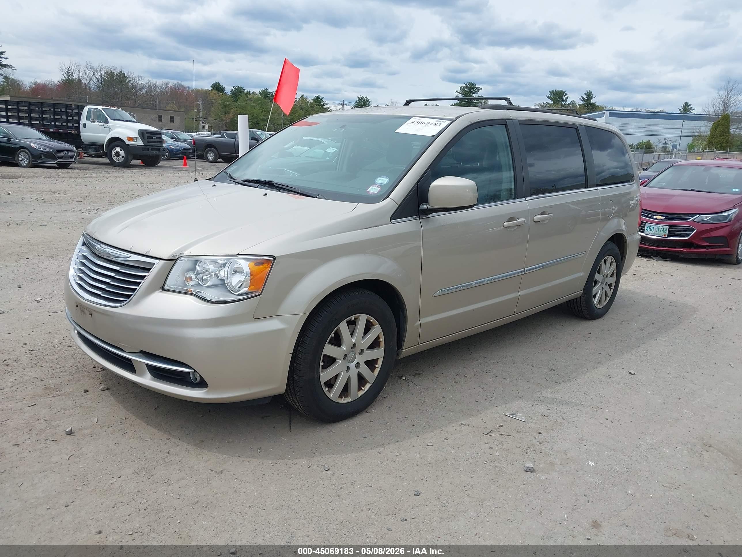 CHRYSLER TOWN image 2