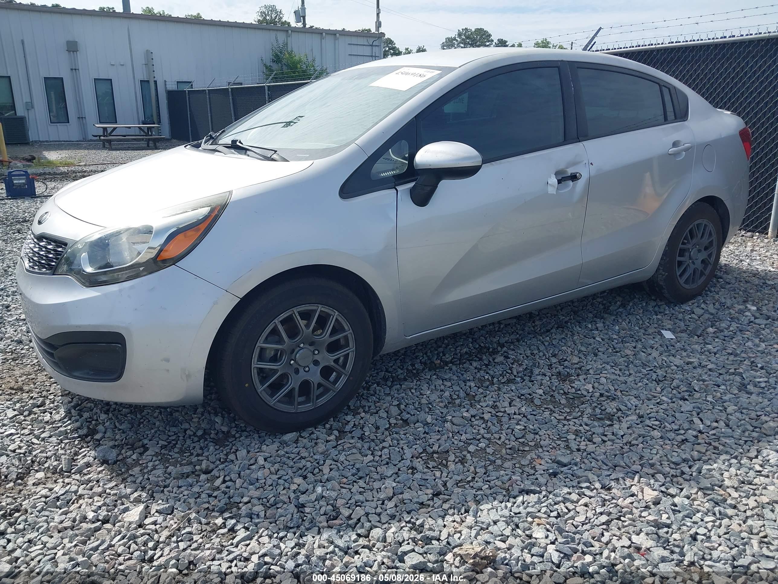 KIA RIO image 2