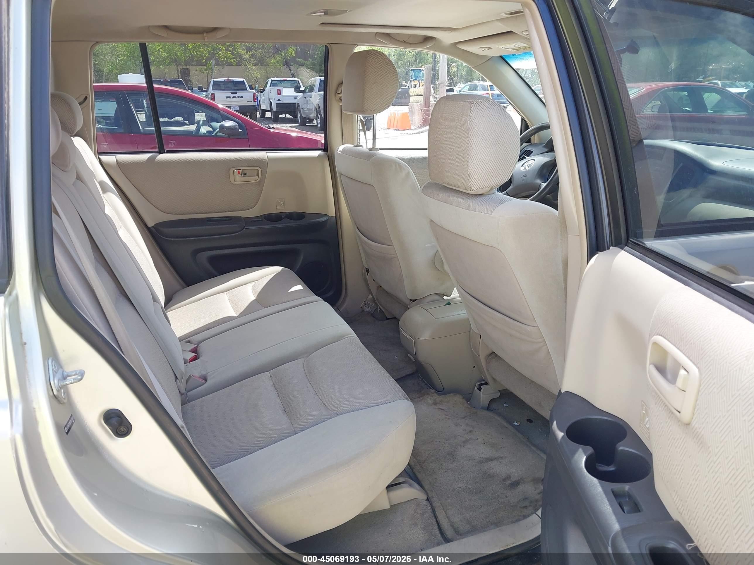 TOYOTA HIGHLANDER image 8