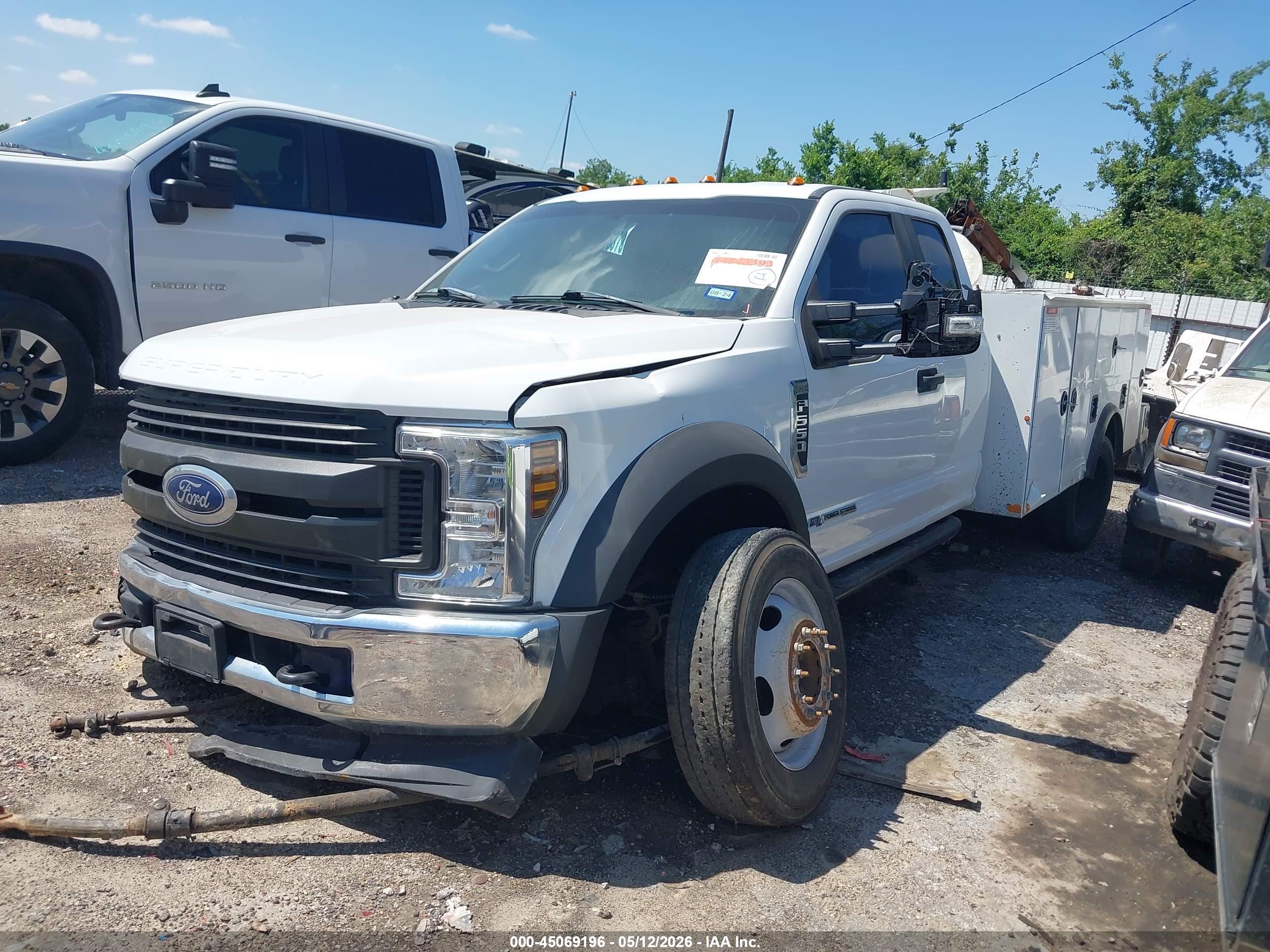 FORD F-550 image 2