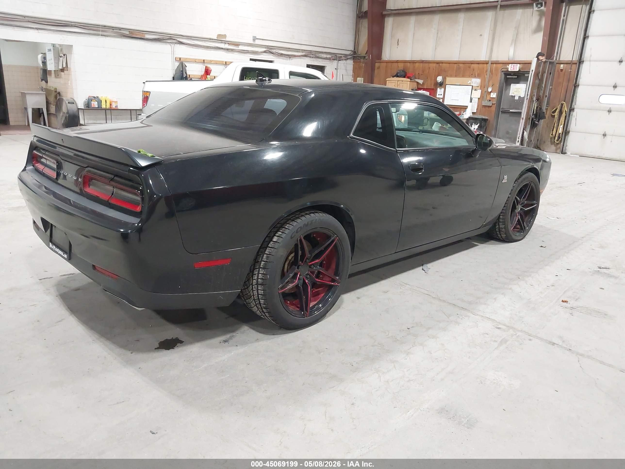 DODGE CHALLENGER image 4