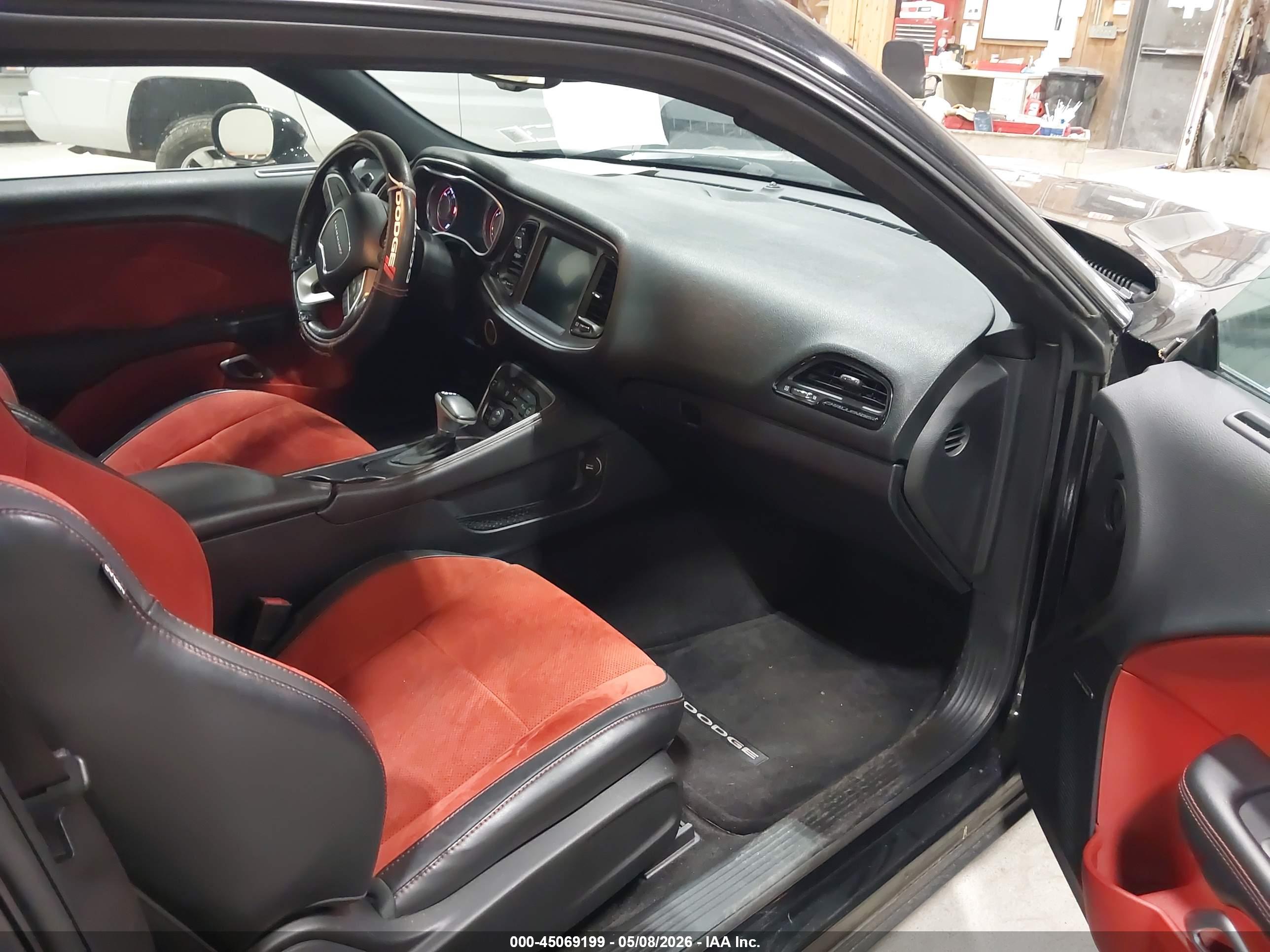 DODGE CHALLENGER image 5