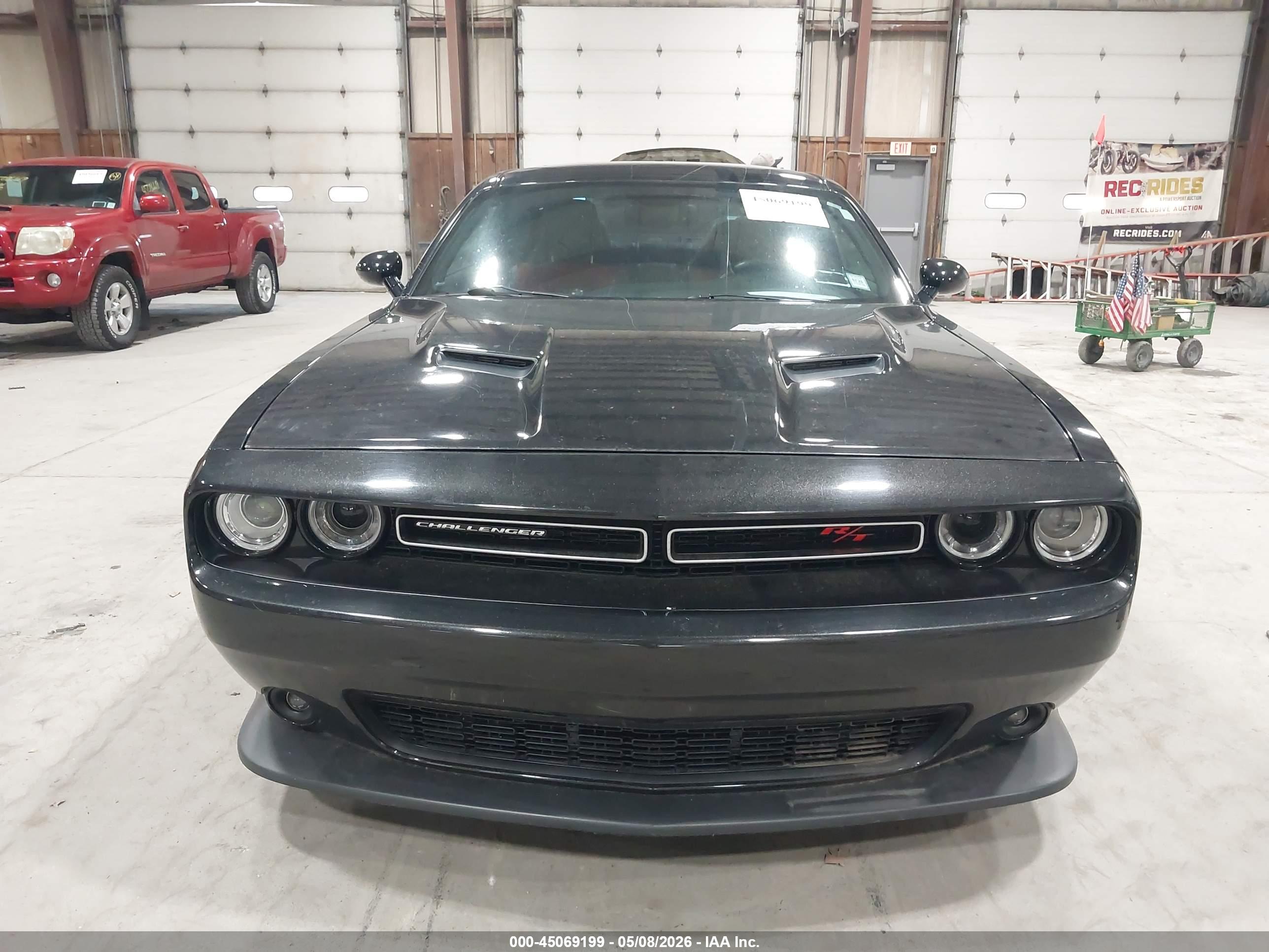 DODGE CHALLENGER image 6