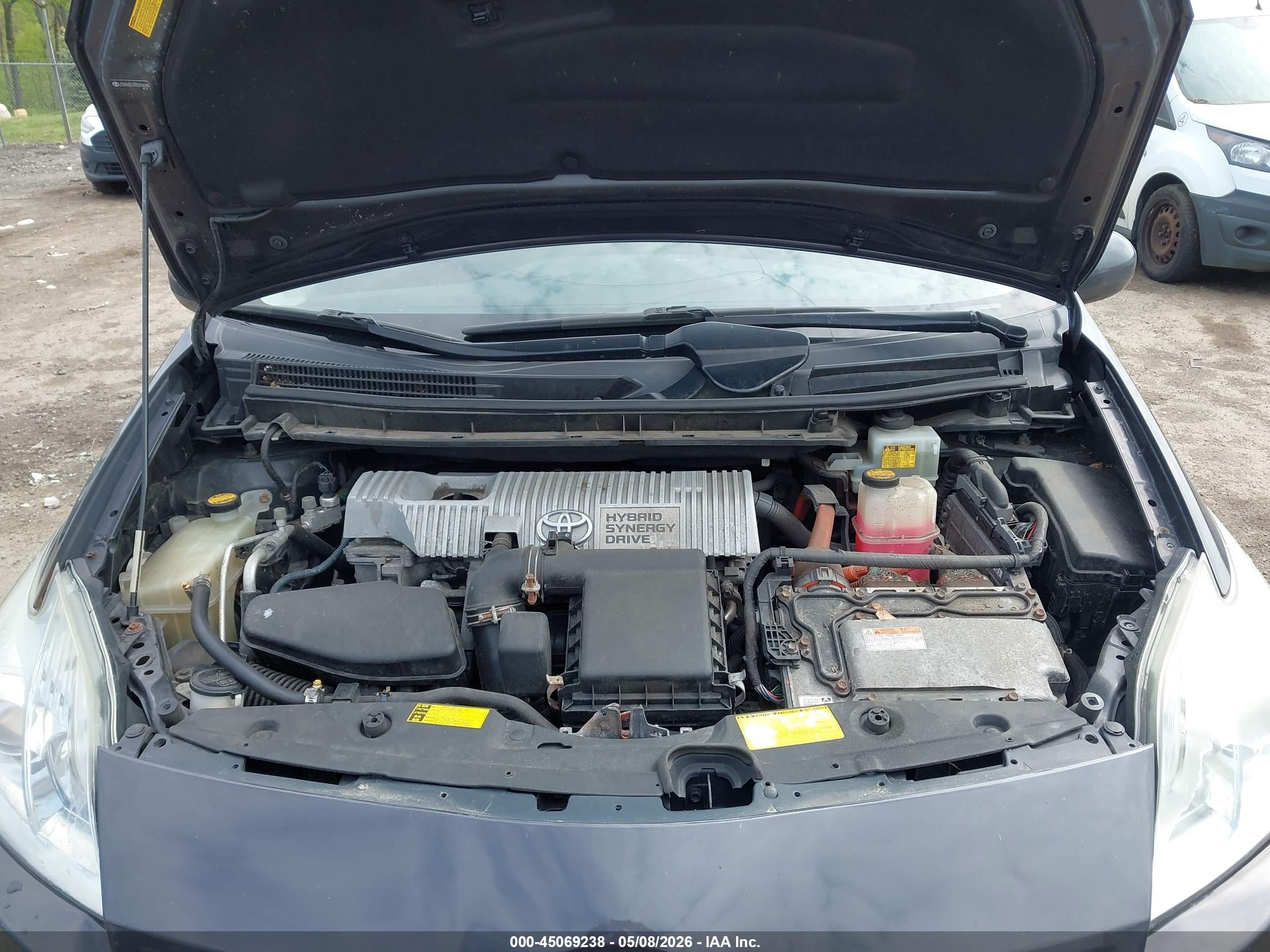 TOYOTA PRIUS image 10