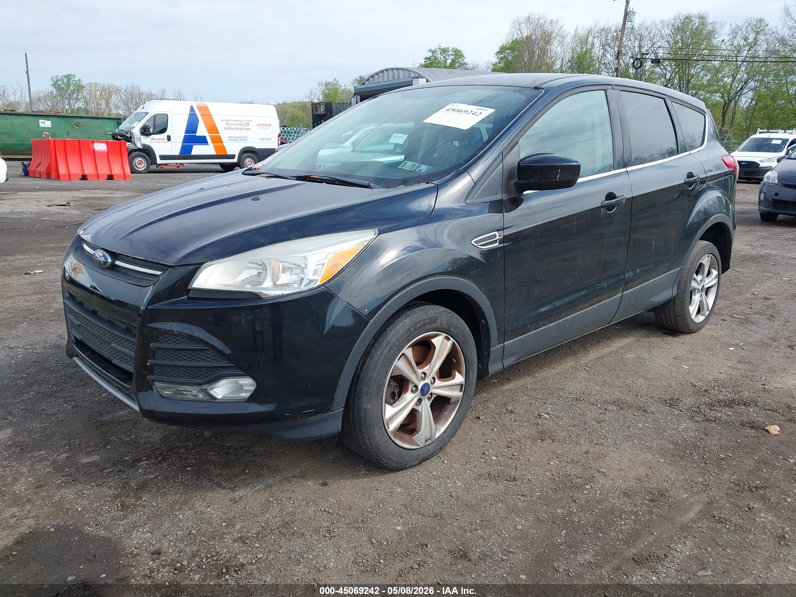 FORD ESCAPE image 2