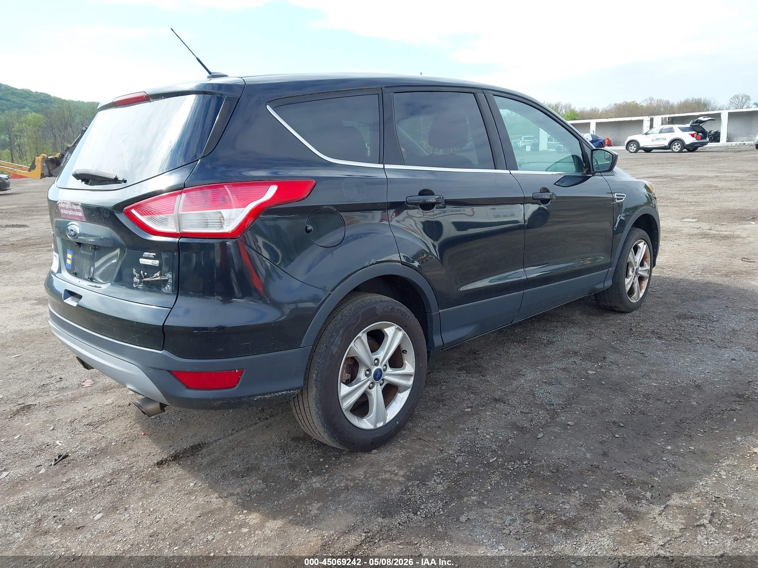 FORD ESCAPE image 4