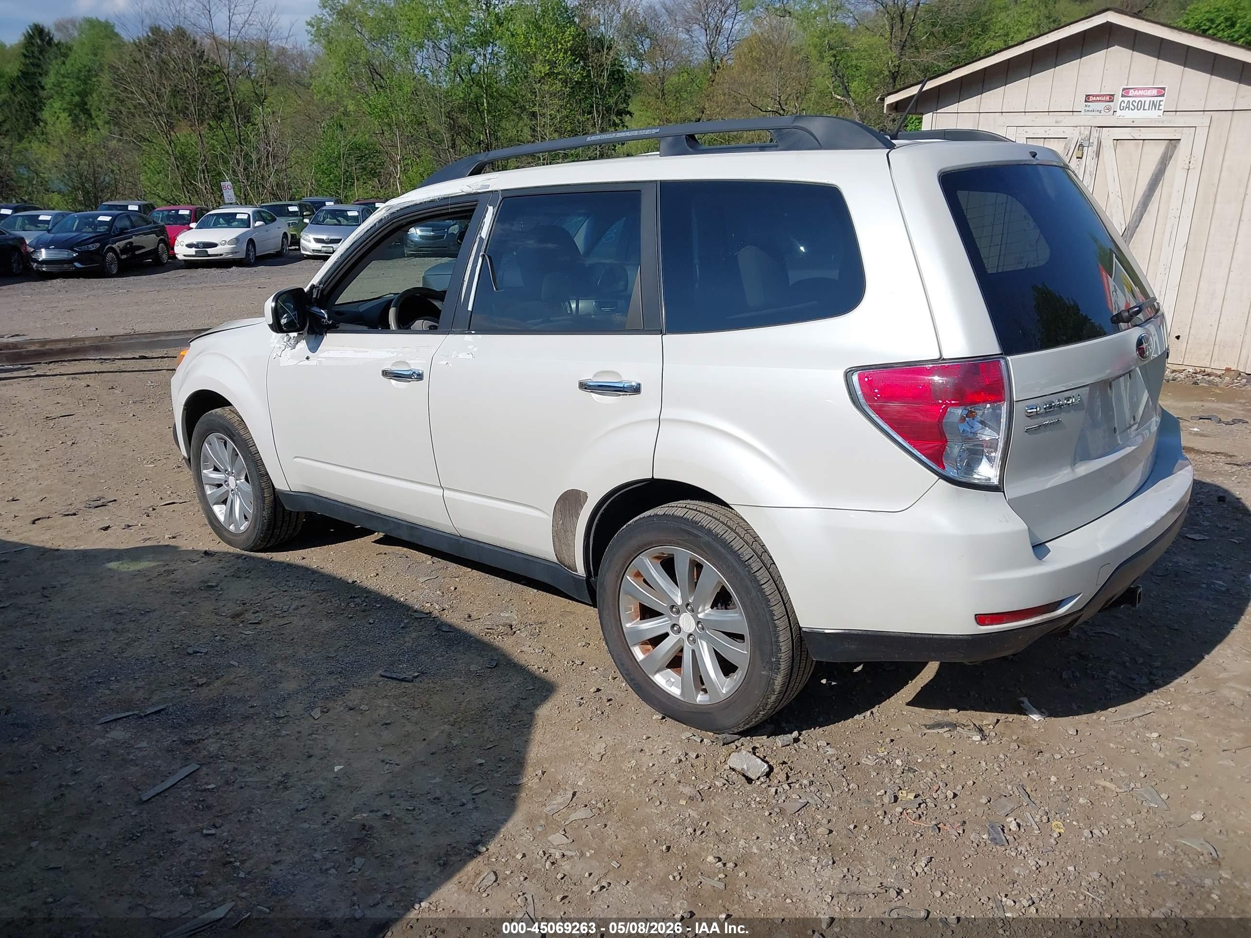 SUBARU FORESTER image 3