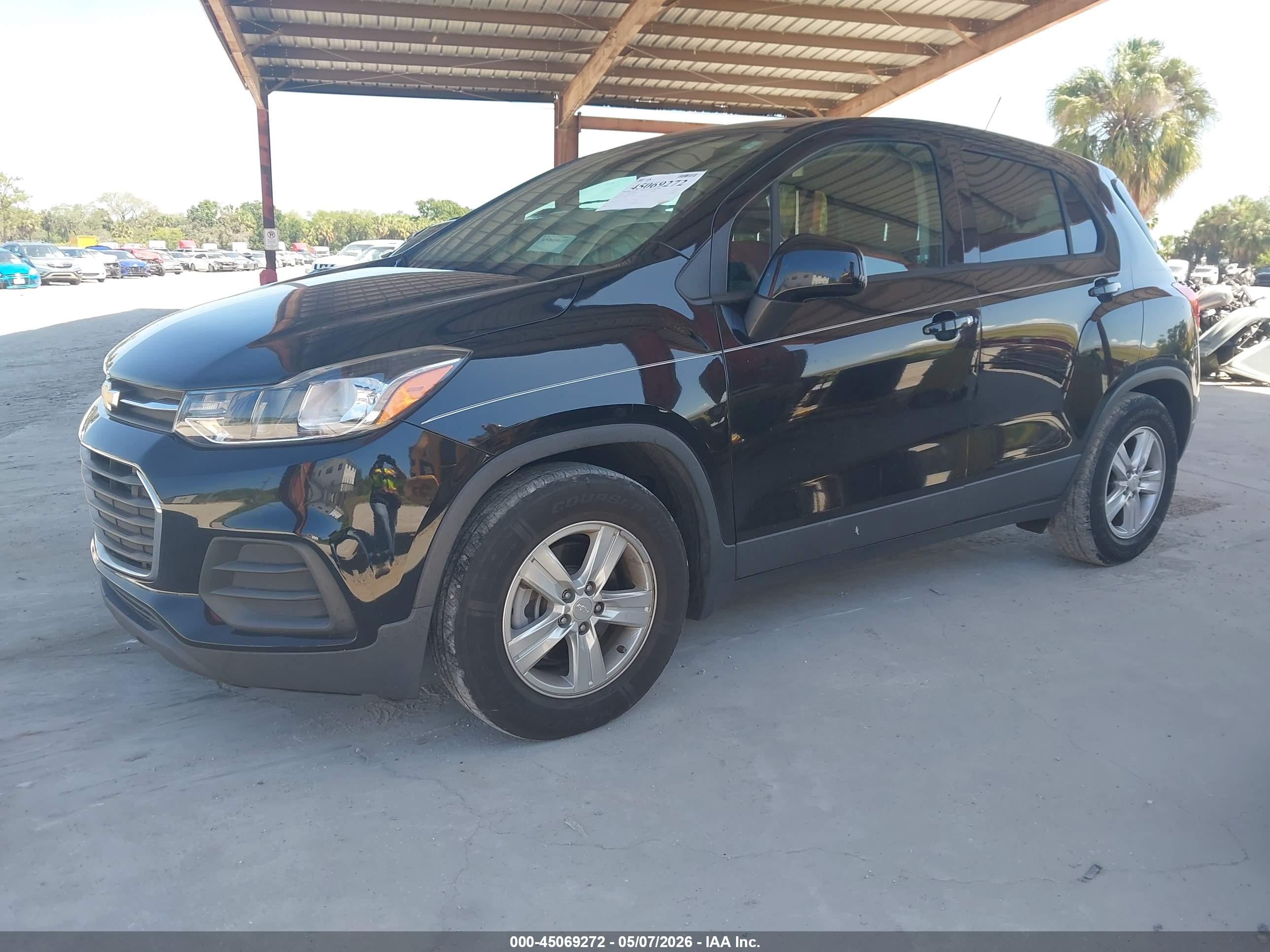 CHEVROLET TRAX image 2