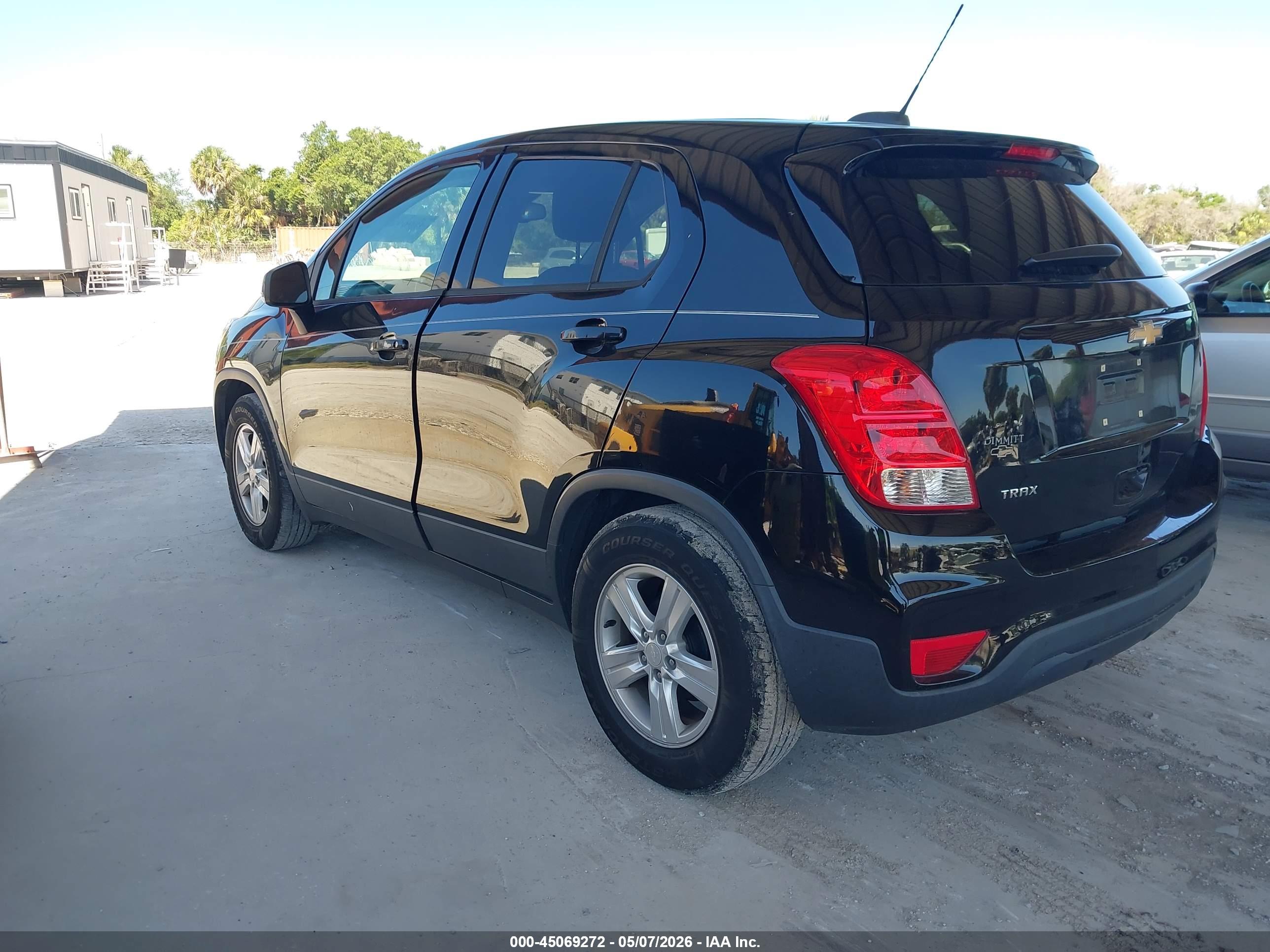 CHEVROLET TRAX image 3