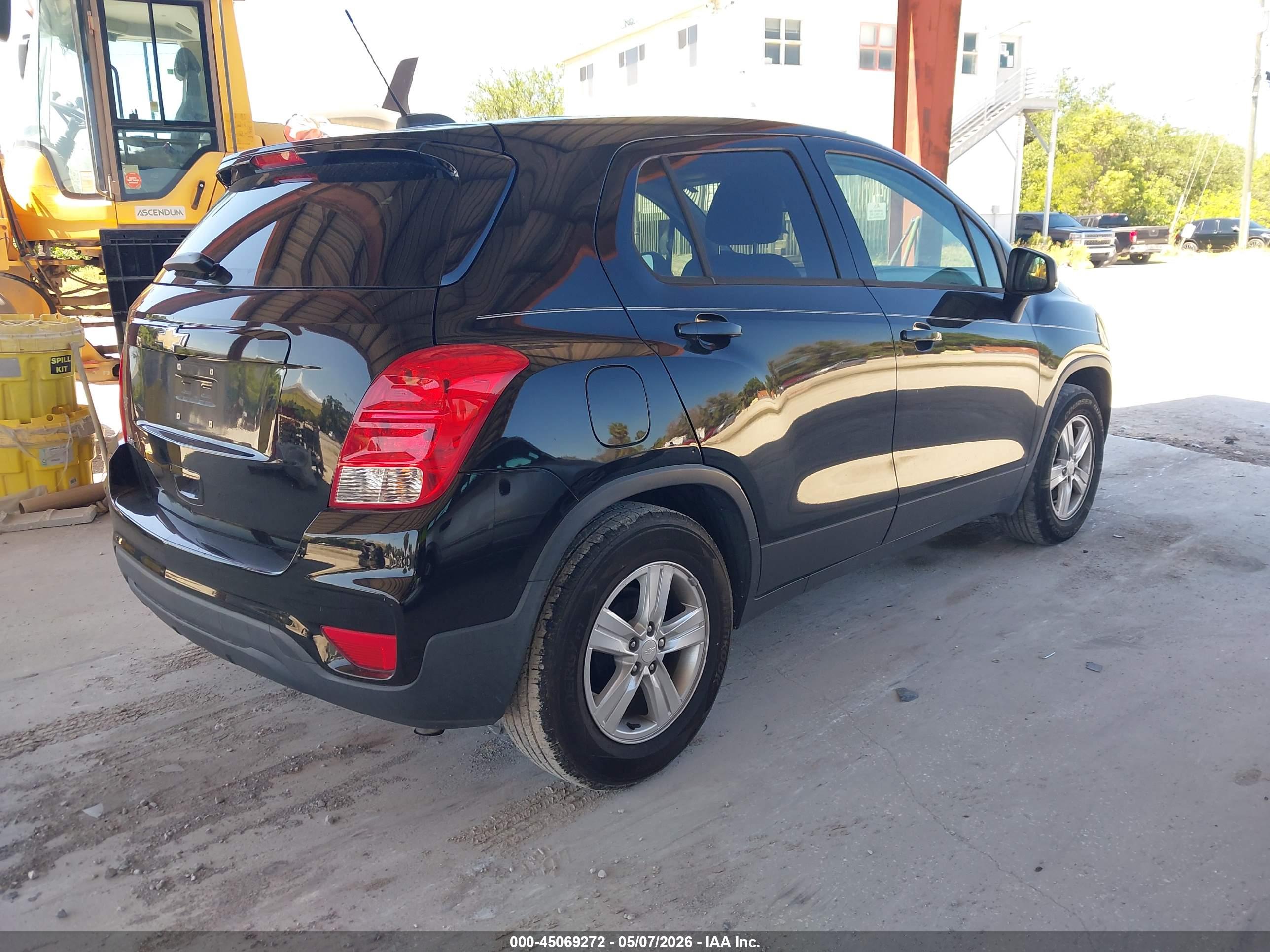 CHEVROLET TRAX image 4