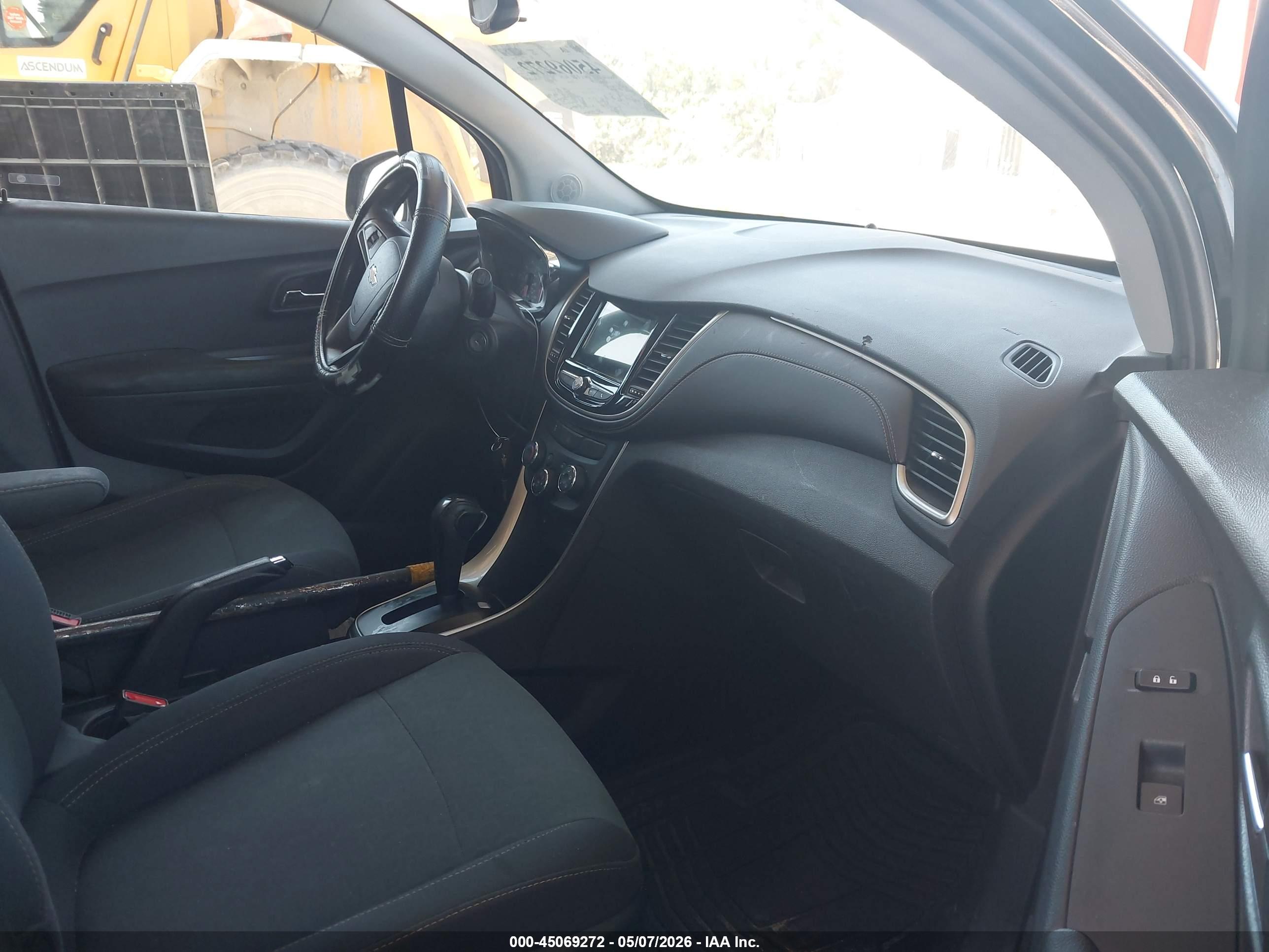 CHEVROLET TRAX image 5