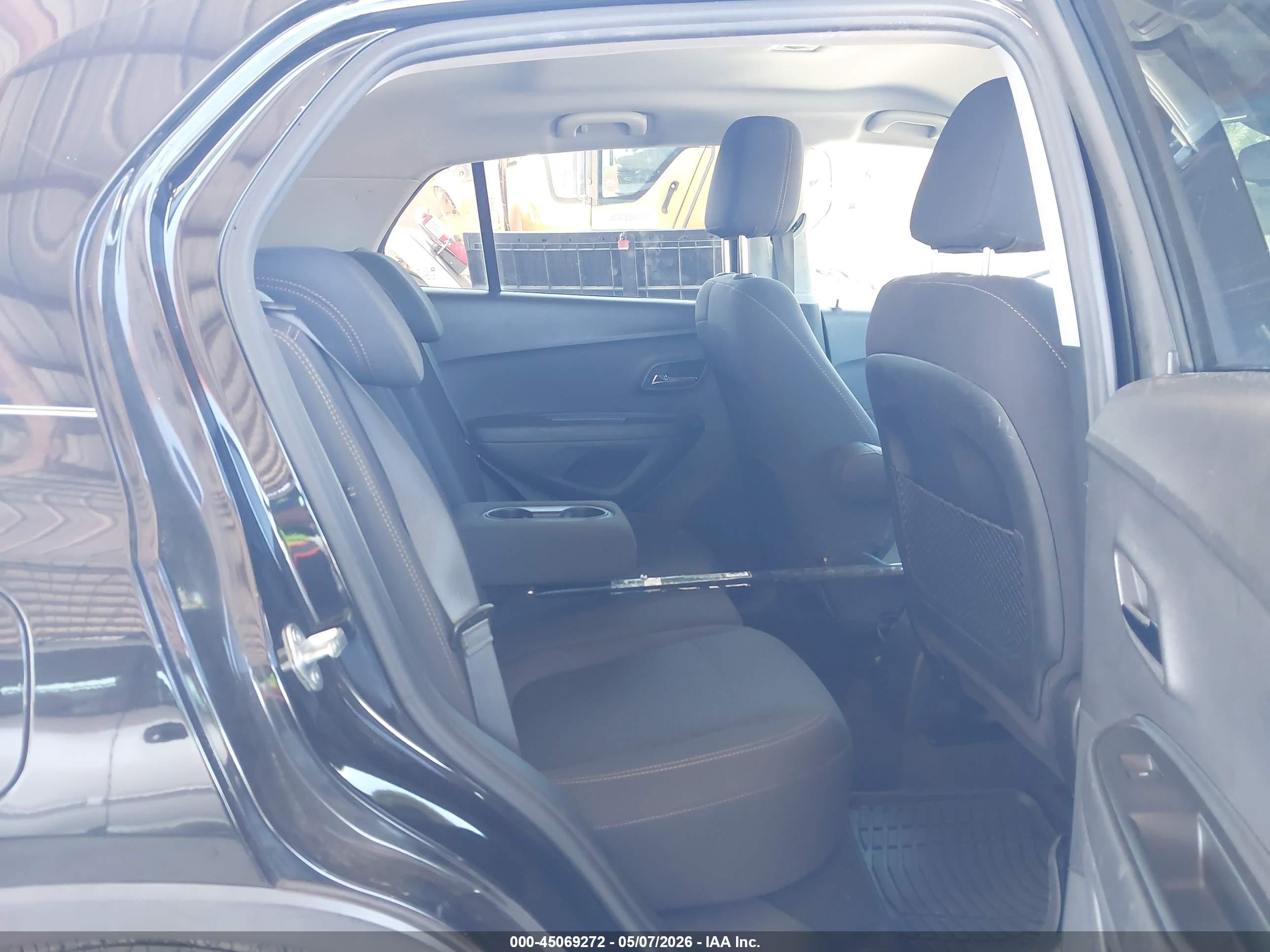 CHEVROLET TRAX image 8