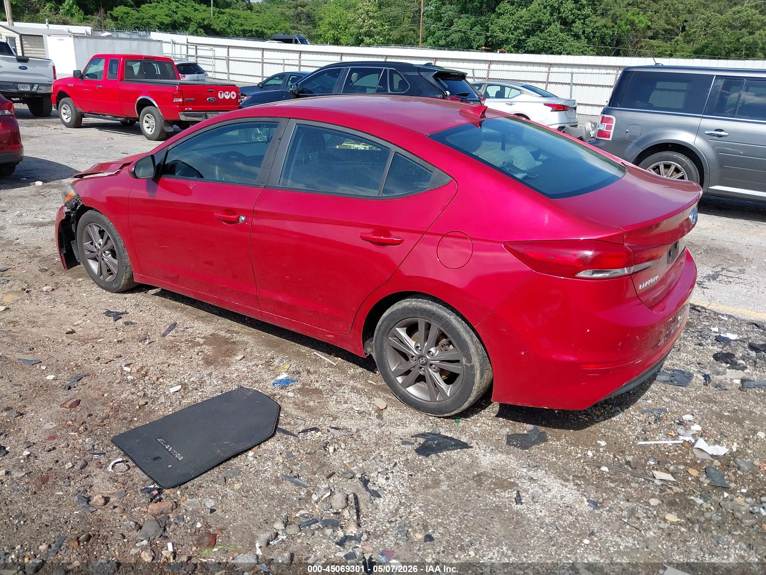 HYUNDAI ELANTRA image 3