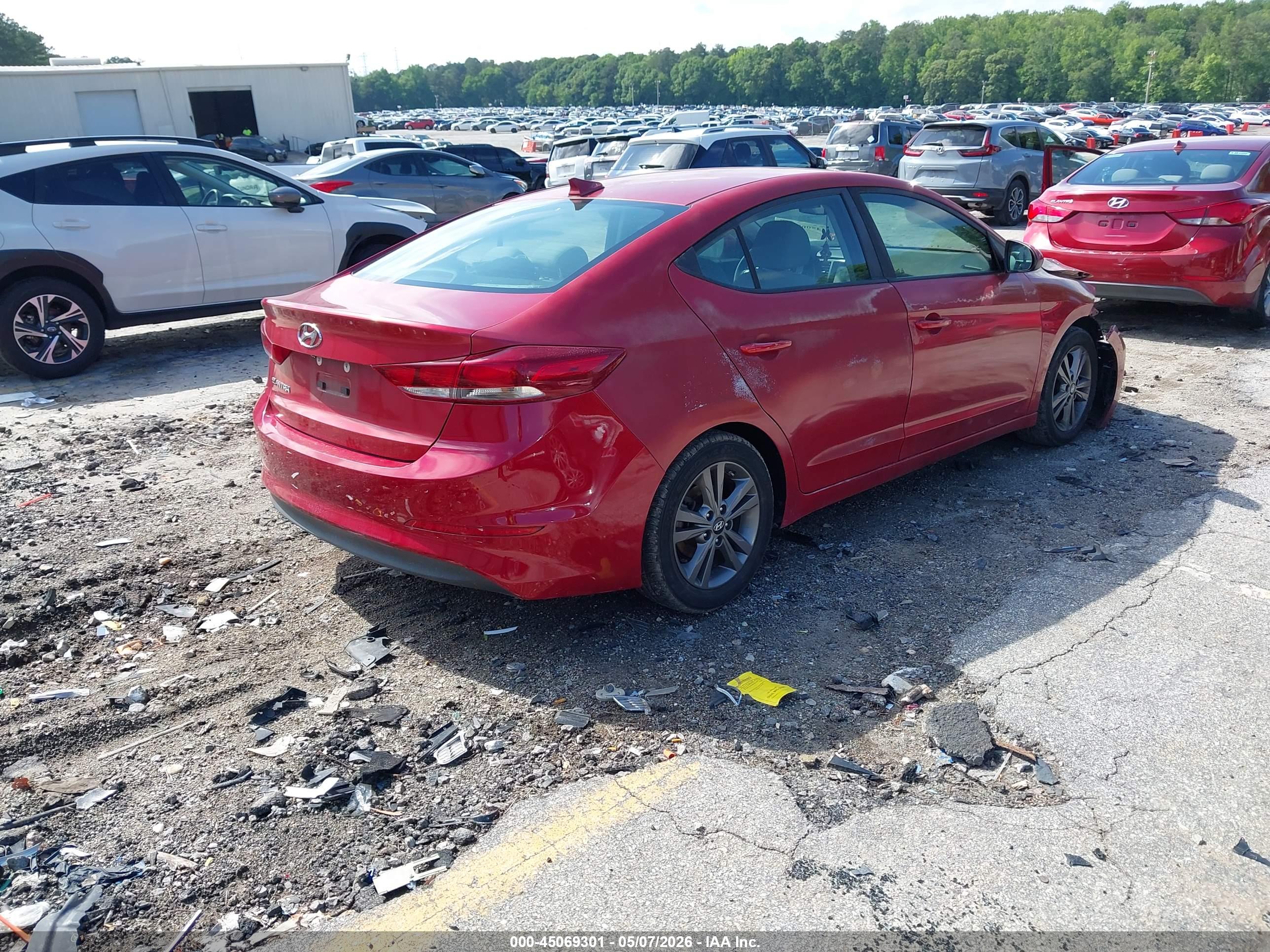HYUNDAI ELANTRA image 4