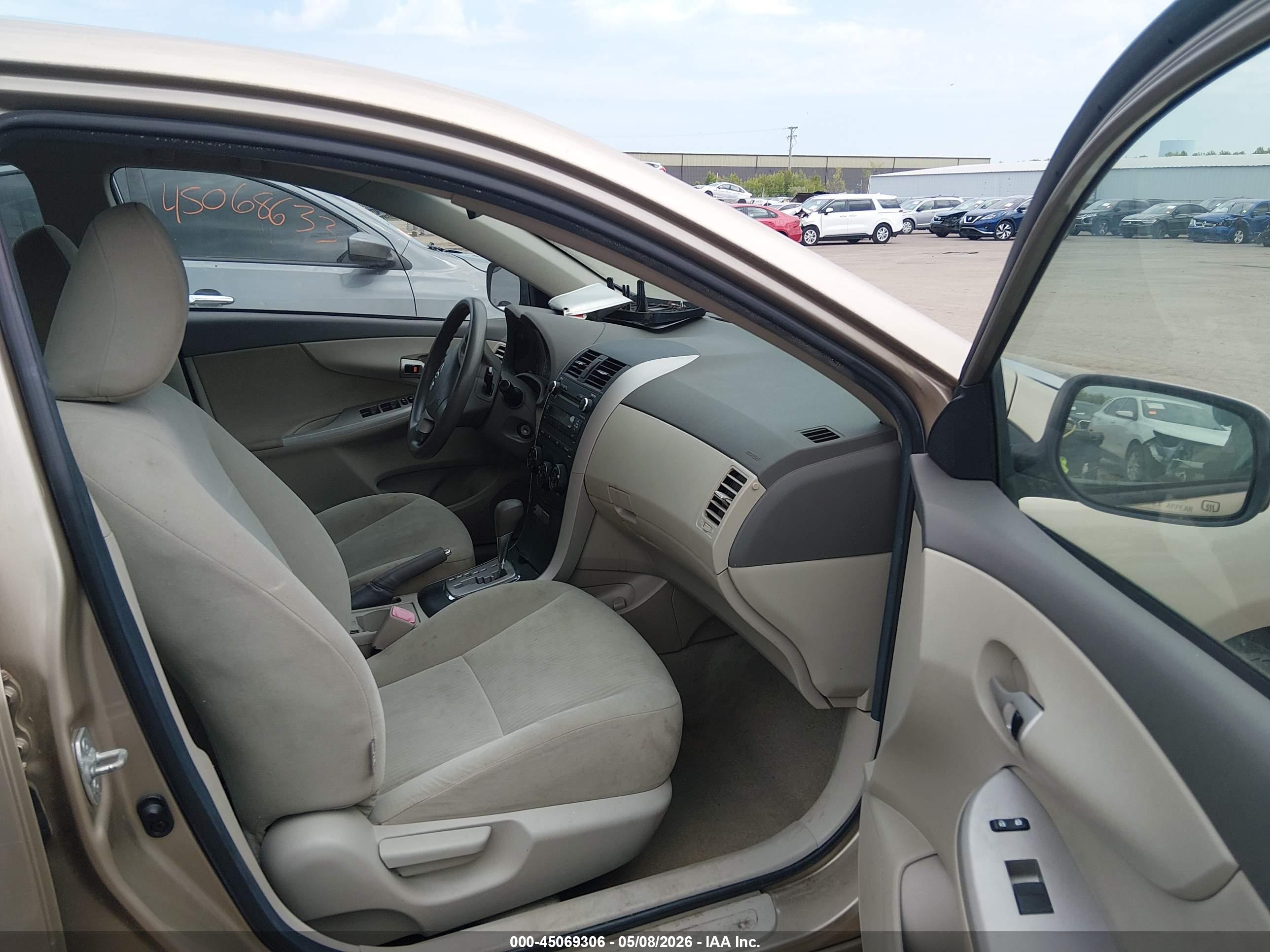 TOYOTA COROLLA image 5