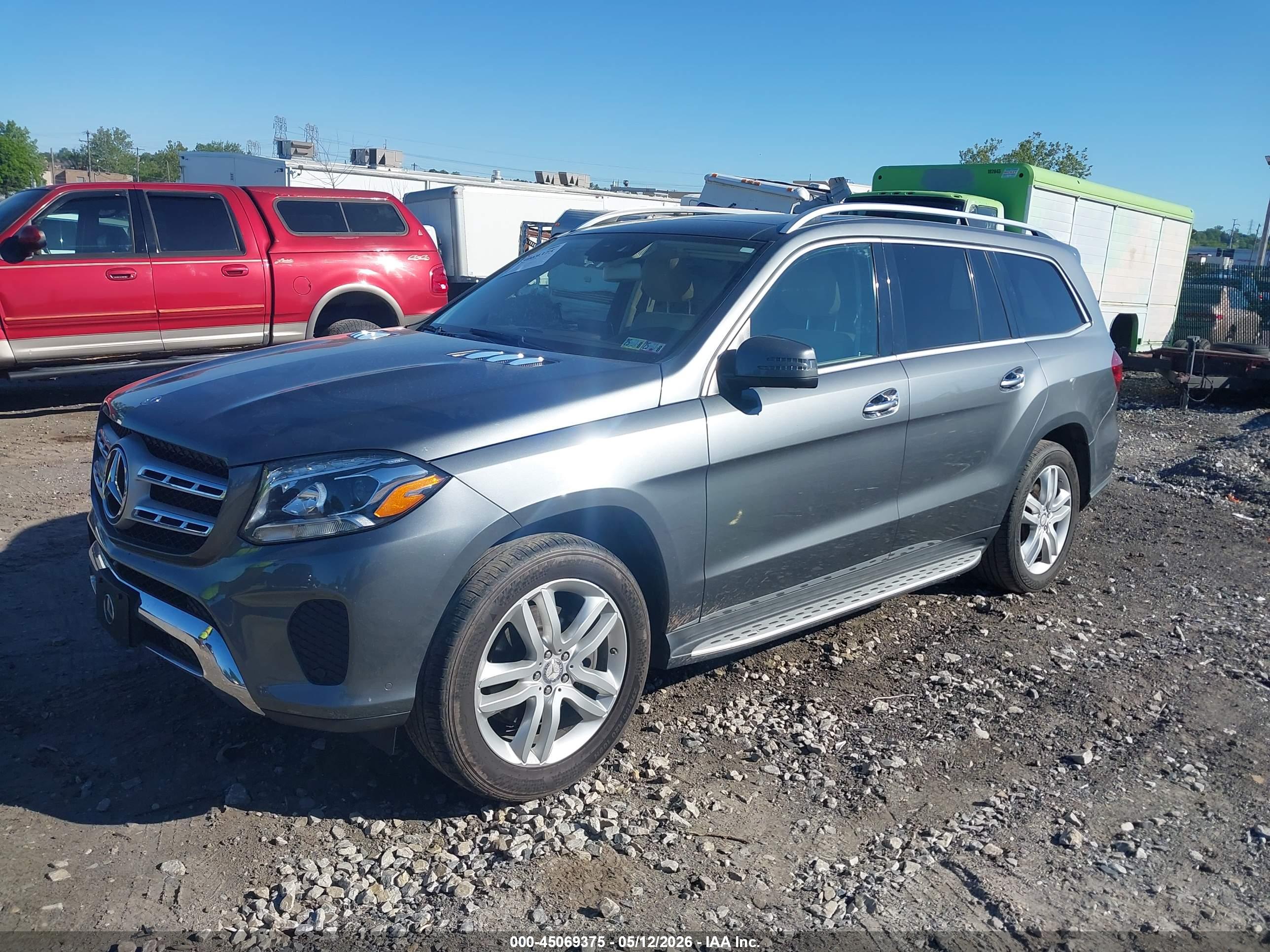 MERCEDES-BENZ GLS image 2