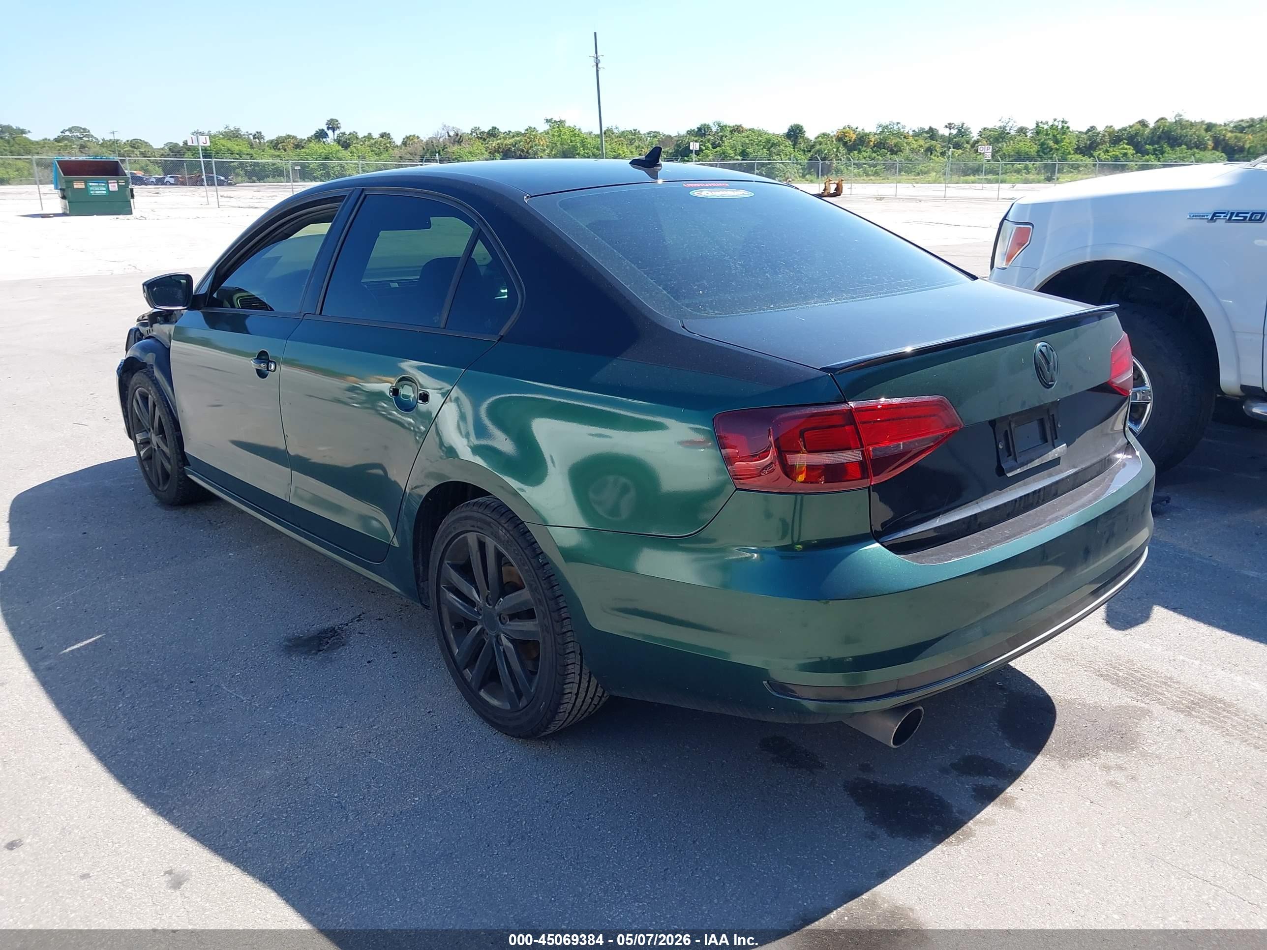 VOLKSWAGEN JETTA image 3