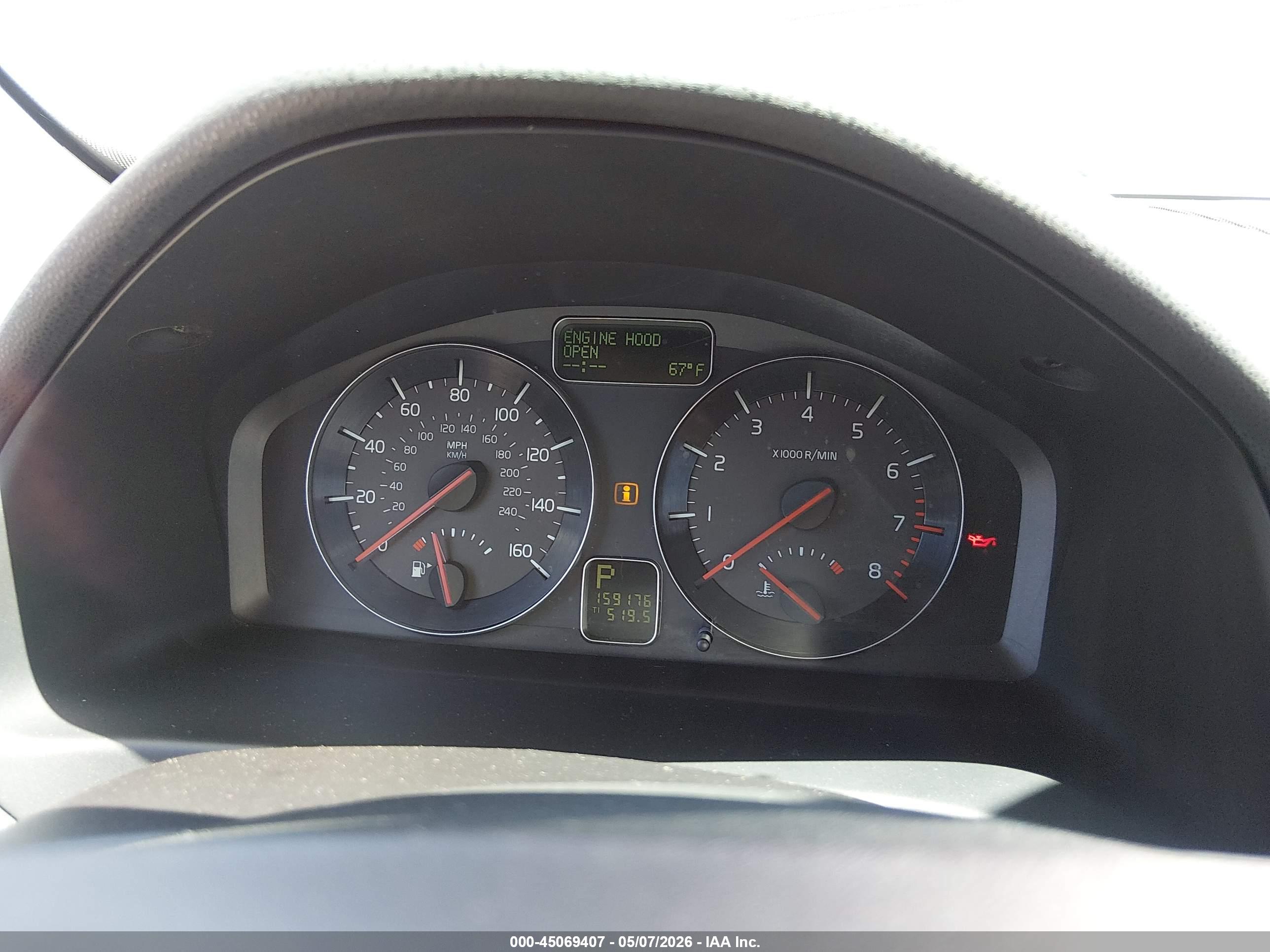 VOLVO C70 image 7