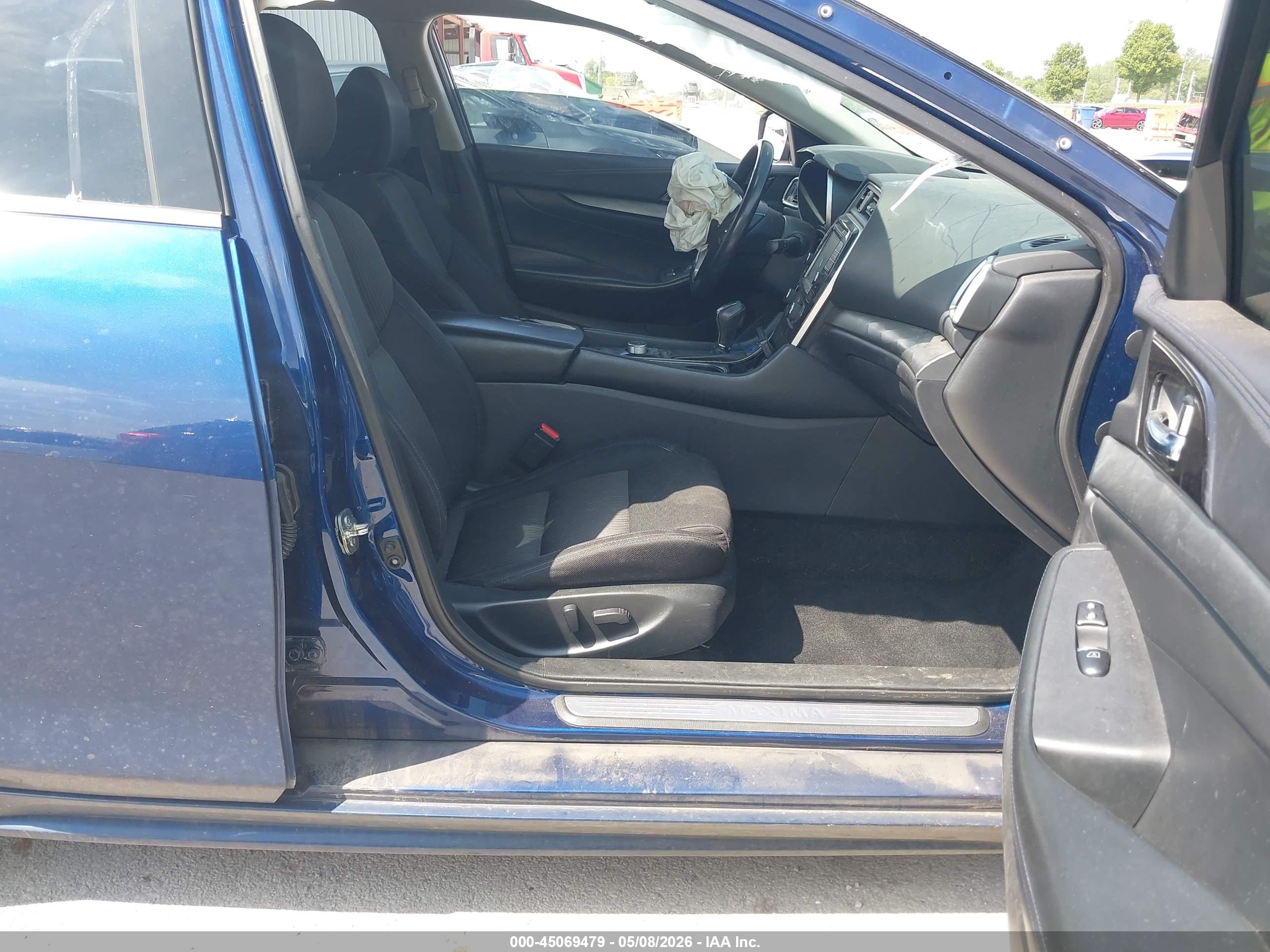 NISSAN MAXIMA image 5