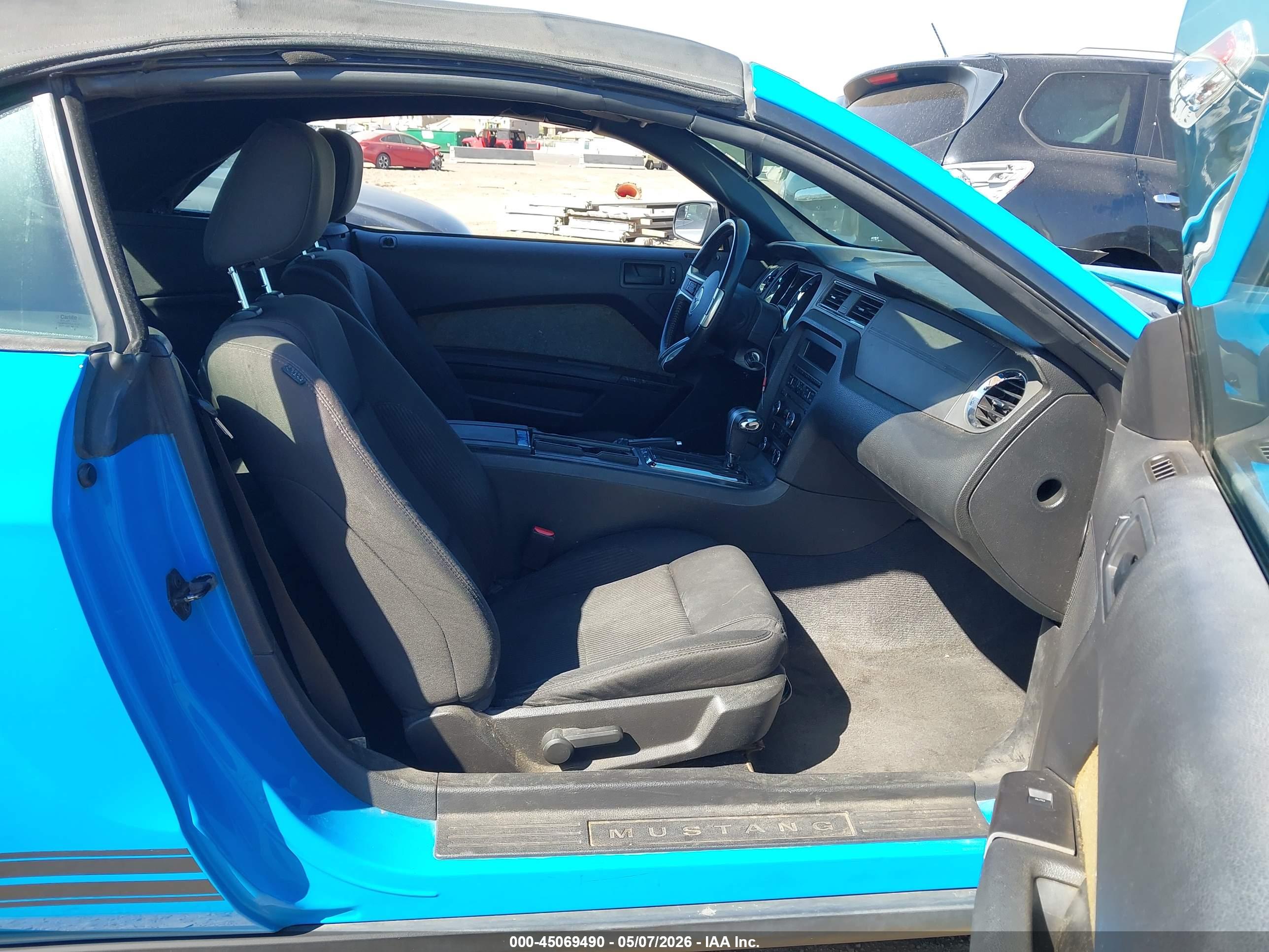 FORD MUSTANG image 5